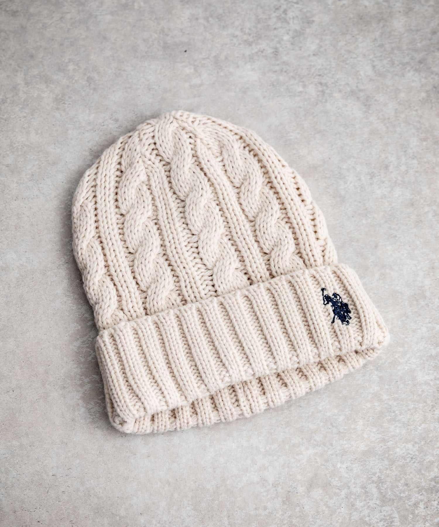 ロッキーモンロー Rocky Monroe ニット帽 ビニー メンズ レディース ニットキャップ 帽子 ケーブル編み 無地 ロゴ刺繍 スノボー 保温性 U.S. POLO ASSN. 14863 (11.アイボリー) 11.アイボリー