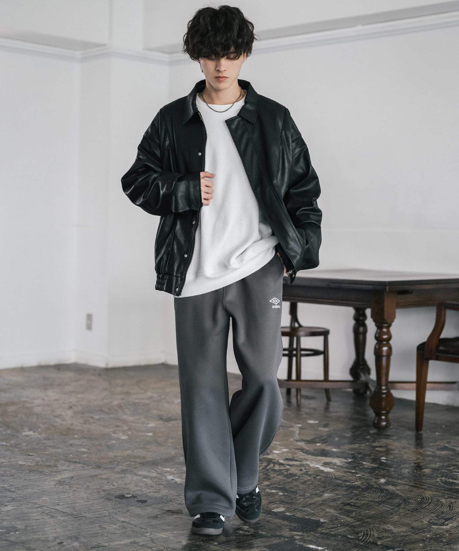 ロッキーモンロー Rocky Monroe UMBRO アンブロ ワイドパンツ スウェット 裏起毛 メンズ レディース ストレート イージー 裾絞り ロゴ刺繍 別注 カジュアル ルームウェア 14944 (ブラック) ブラック