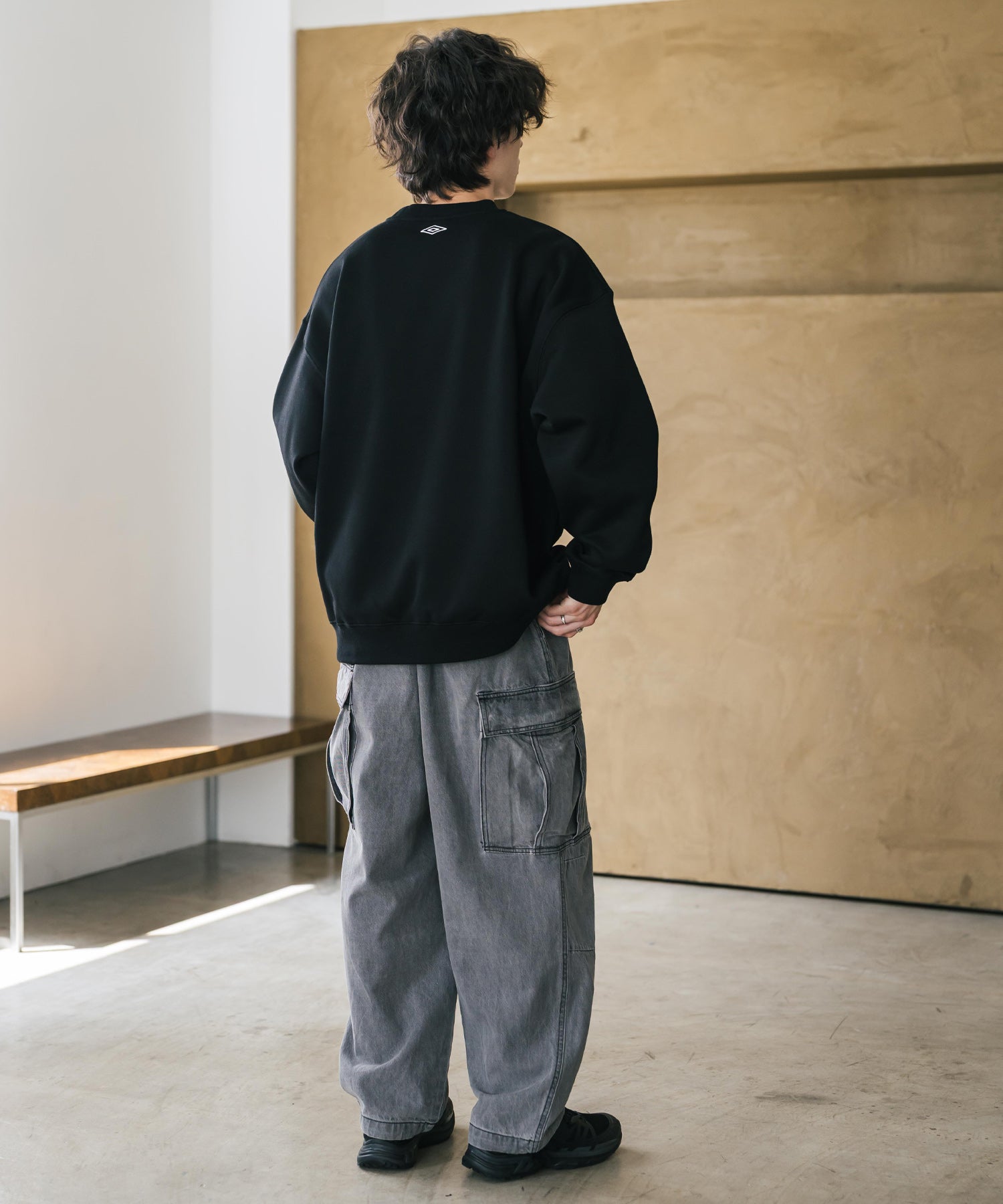 ロッキーモンロー Rocky Monroe UMBRO アンブロ スウェット 裏起毛 長袖 メンズ レディース トレーナー オーバーサイズ ワンポイント ロゴ刺繍 別注 カジュアル ストリート 14940 (チャコール) チャコール