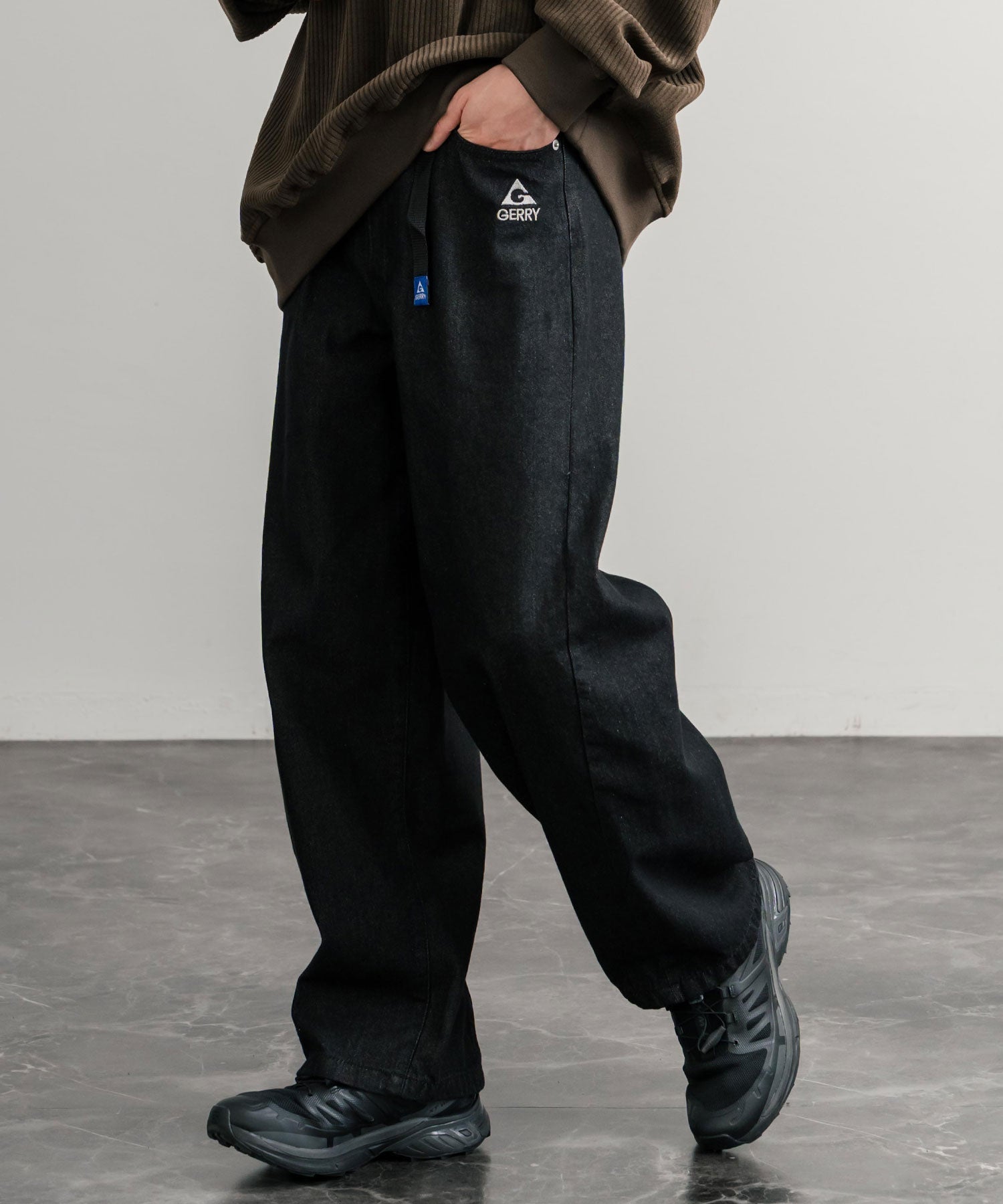 ロッキーモンロー Rocky Monroe GERRY ジェリー デニムパンツ クライミングパンツ メンズ レディース ジーンズ バレルレッグ UVカット ワイド 無地 ロゴ刺繍 15113 (1.ブラック) 1.ブラック