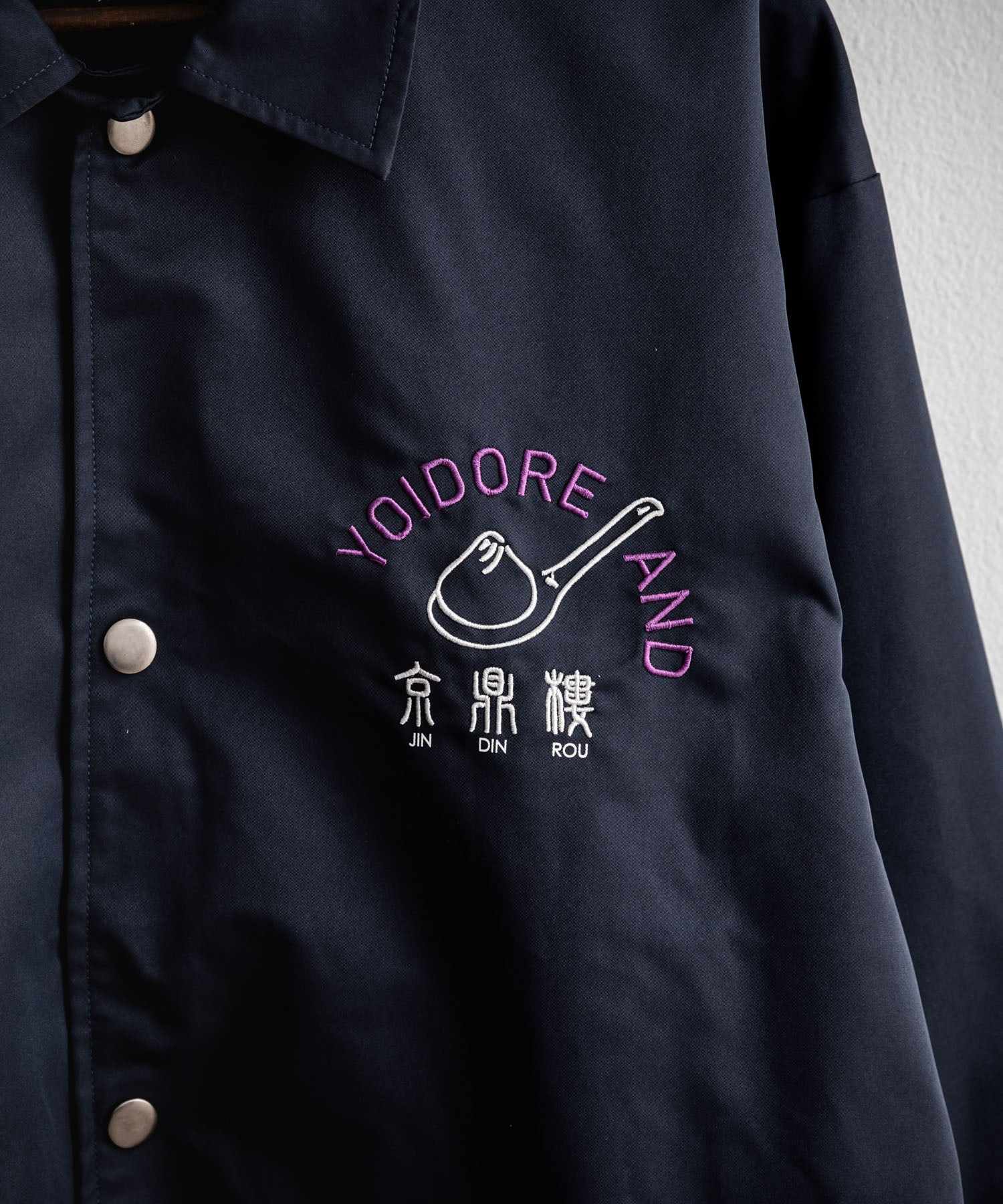 ロッキーモンロー Rocky Monroe コーチジャケット コラボ YOIDORE 京鼎樓 小籠包 ライトアウター ブルゾン メンズ レディース オーバーサイズ ビッグシルエット ルーズ 14889 (39.ネイビー) 39.ネイビー