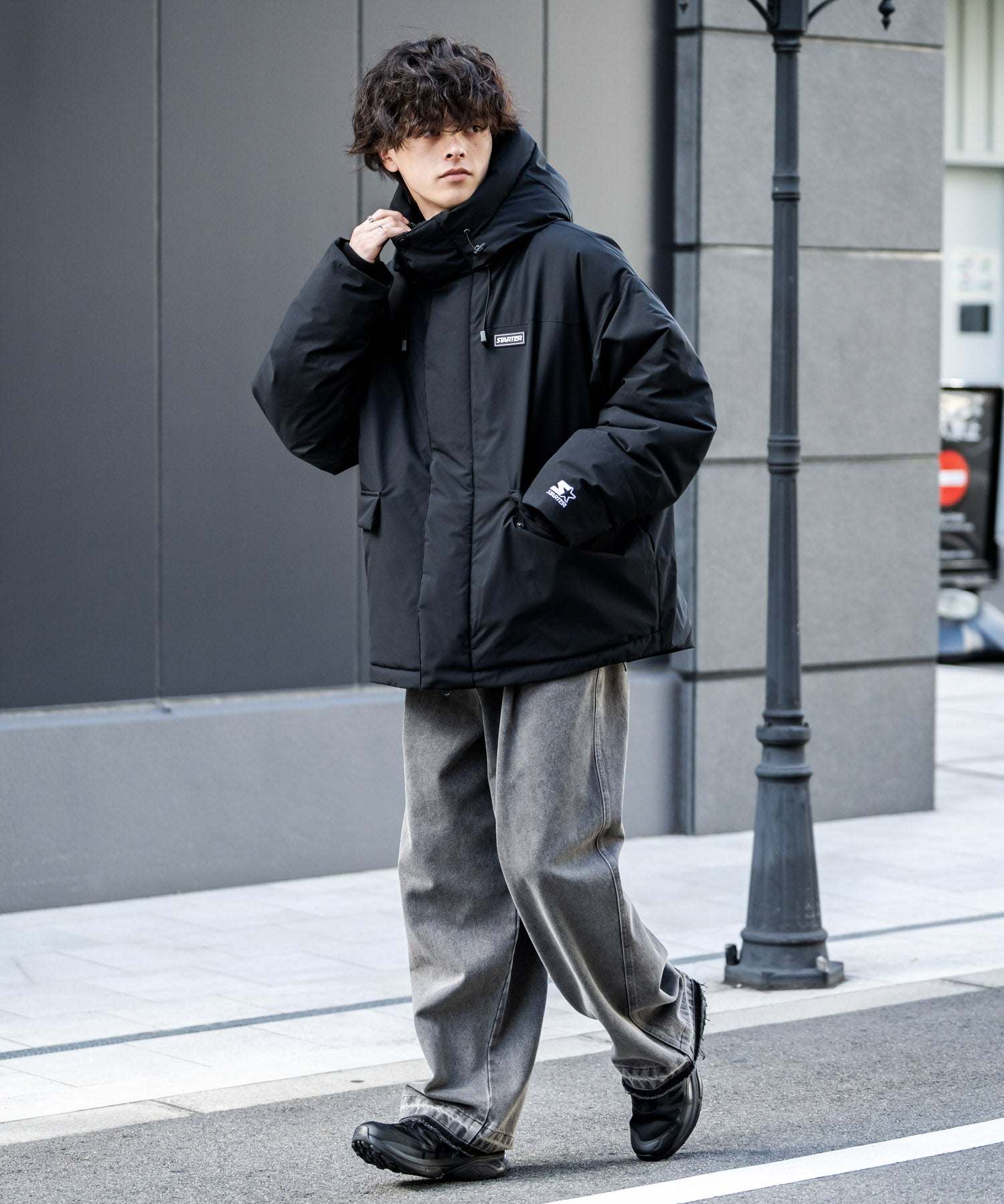 ロッキーモンロー Rocky Monroe ファイバーダウンジャケット 中綿 アウター フードジャケット メンズ レディース ブルゾン ロゴ 刺繍 STARTER BLACK LABEL 15013 (グレー) グレー