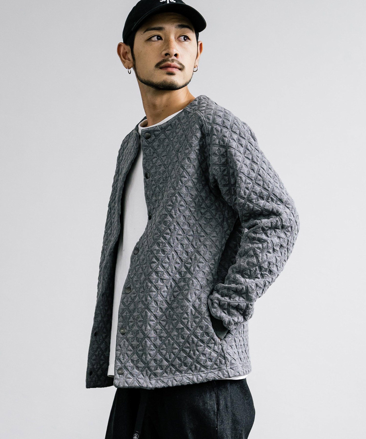 ロッキーモンロー Rocky Monroe ノーカラージャケット ブルゾン キルティングライナー メンズ カーディガン クロス ケーブル 国産 Upscape Audience AUD7330 15388 (ケーブルブラック) ケーブルブラック