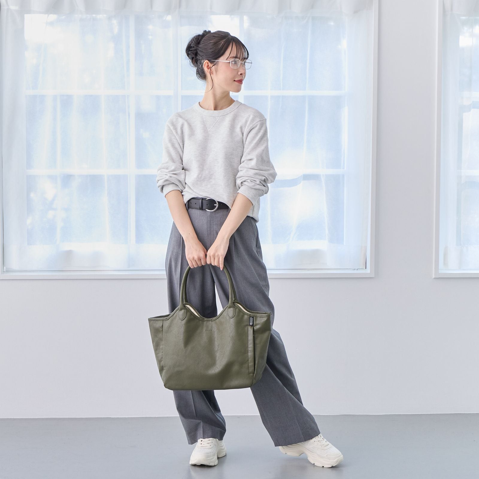 ルートート ROOTOTE トートバッグ レディース A4 ヨコ型 肩掛け 合成皮革 SC ハビチェル シームリー-A 3638 (03 シルバー) 03 シルバー