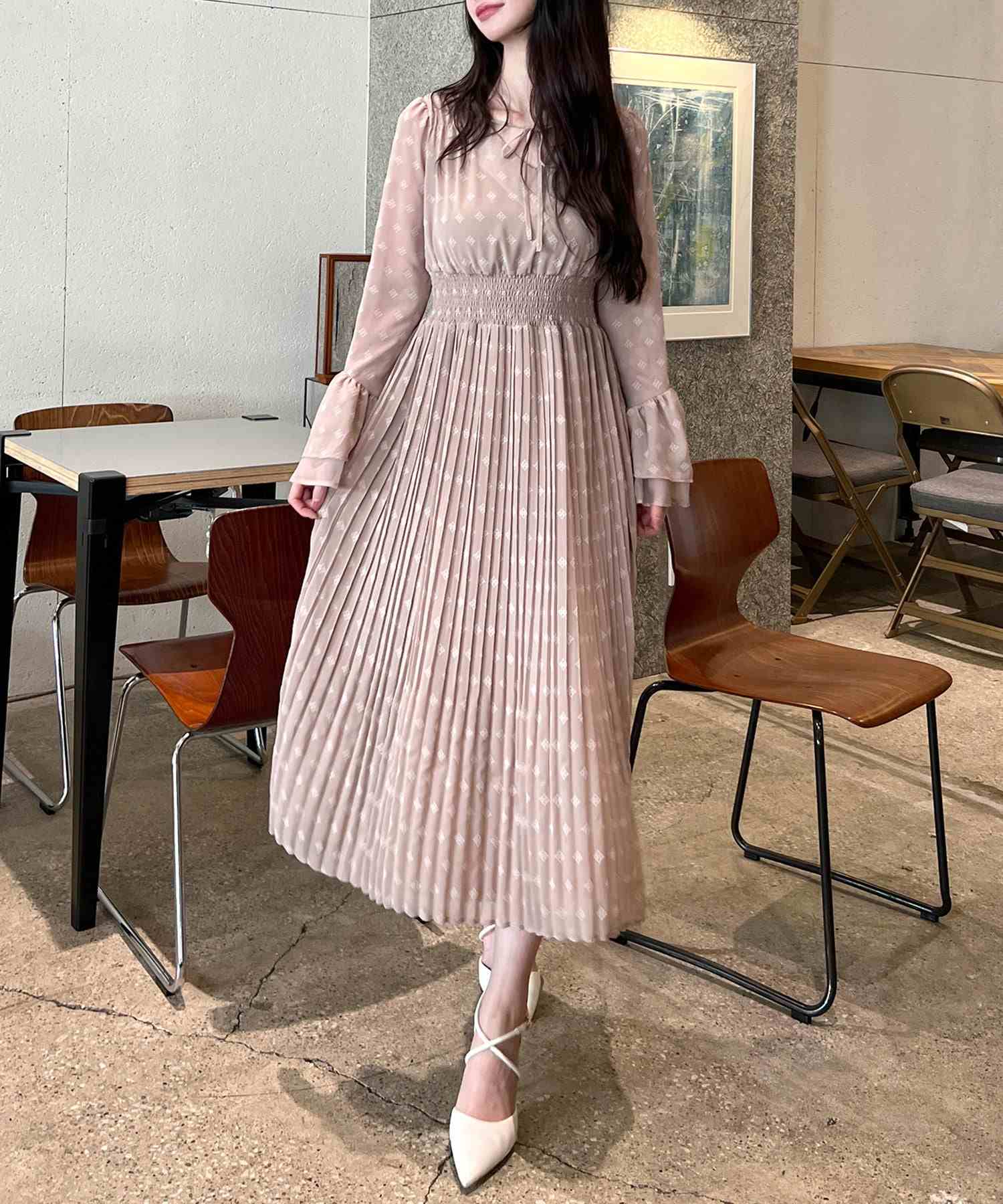 Royal Party Flocked Logo Pleated One-Piece Dress Royal Party Flocked Logo Pleated One-Piece Dress