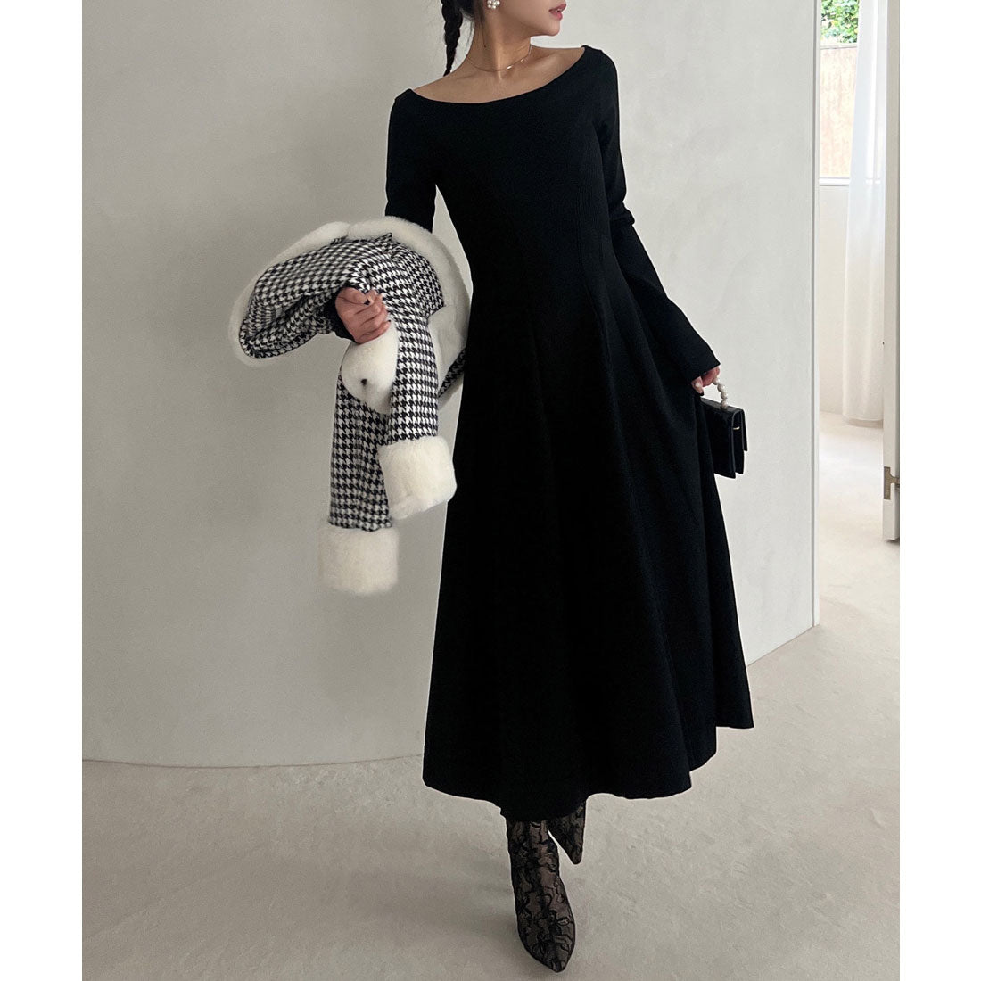 Royal Party Open Neck Shape Up Knit Flare One-Piece Dress Royal Party Open Neck Shape Up Knit Flare One-Piece Dress
