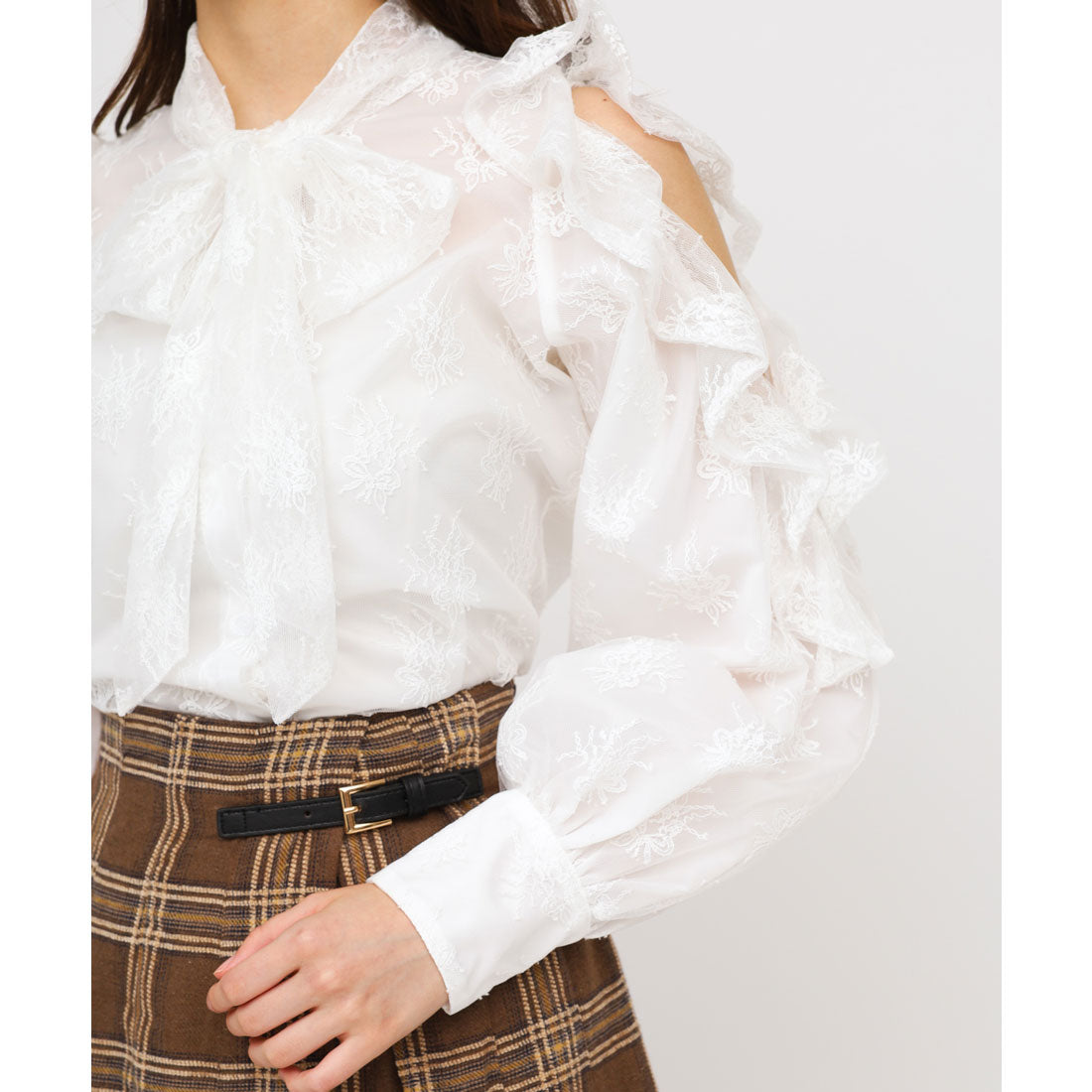 ロイヤルパーティー ROYAL PARTY レースコールドショルダーリボンブラウス (オフホワイト) オフホワイト