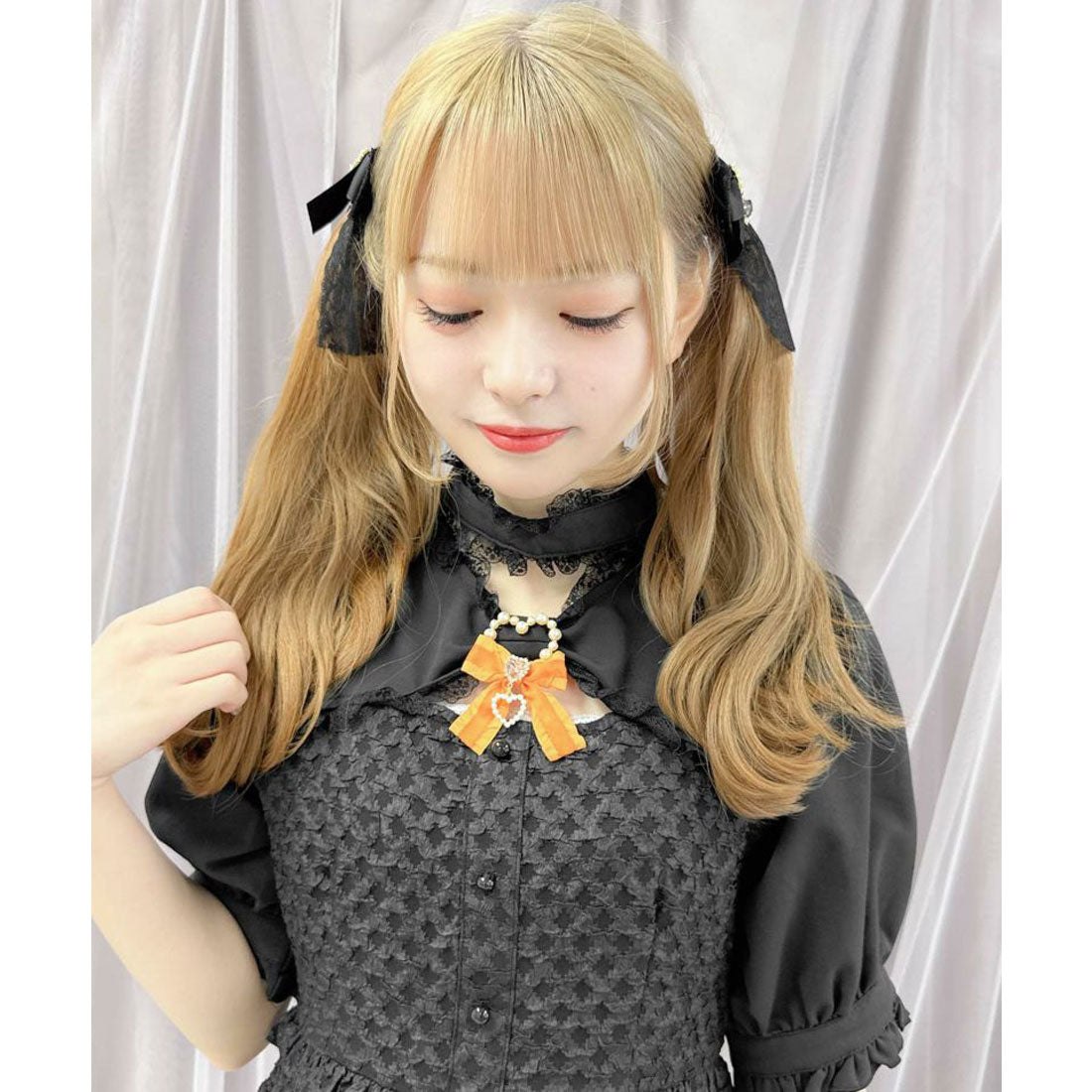 ロジータ ROJITA 推しカラーリボン付ハートパールブローチ