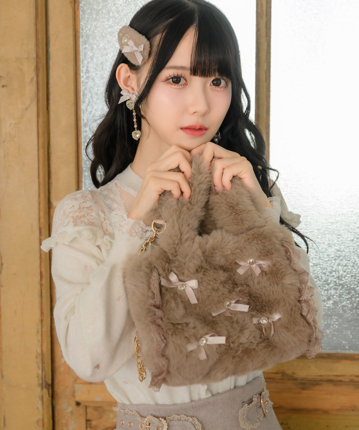 ロジータ ROJITA リボン付ふわふわファーバック (ベージュ) ベージュ