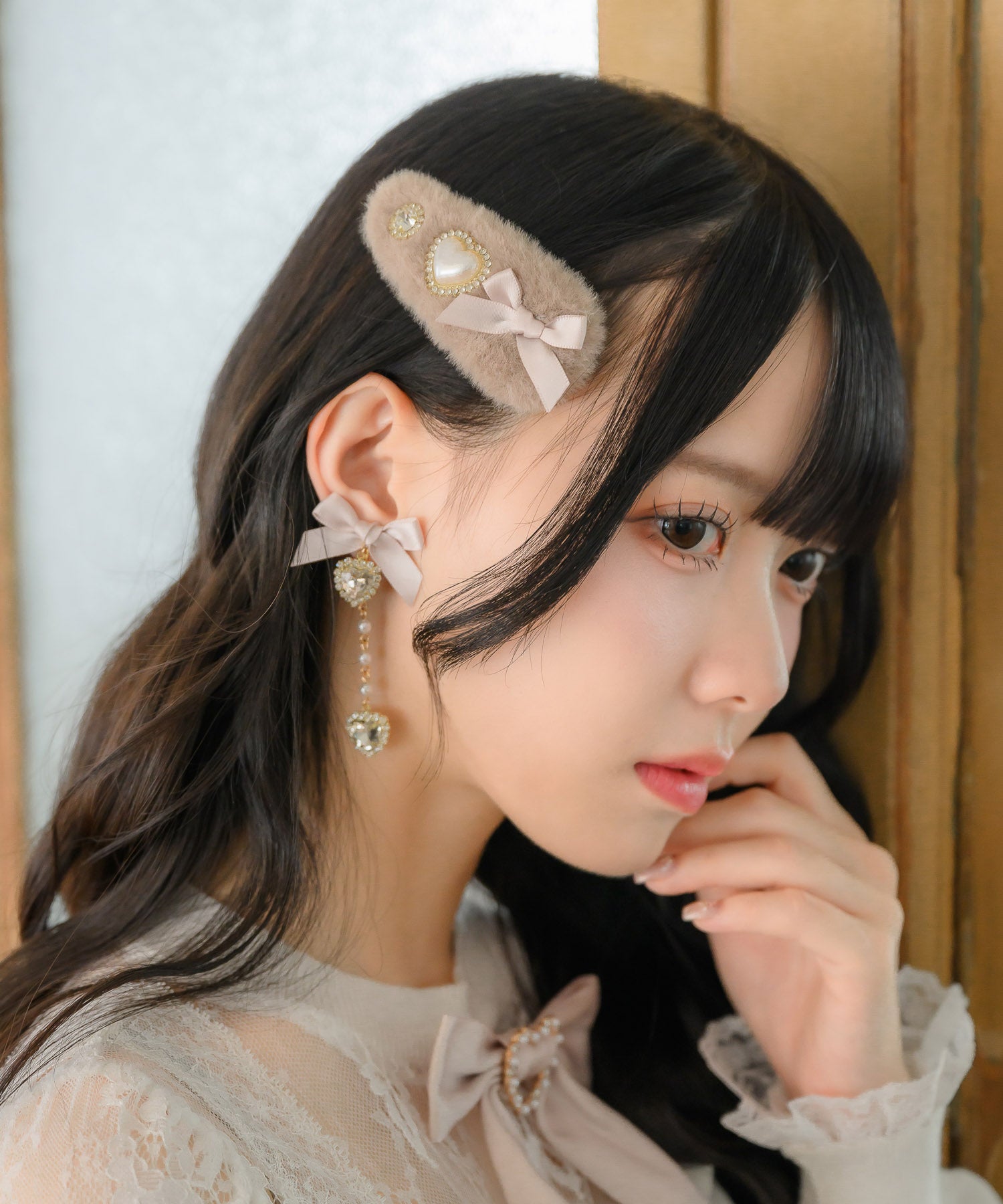 ロジータ ROJITA リボン付ふわふわファークリップ (ベージュ) ベージュ