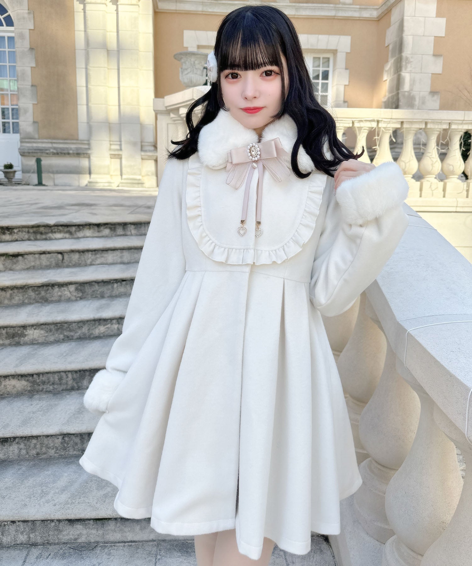 ロジータ ROJITA ブローチ付ドーリーコート