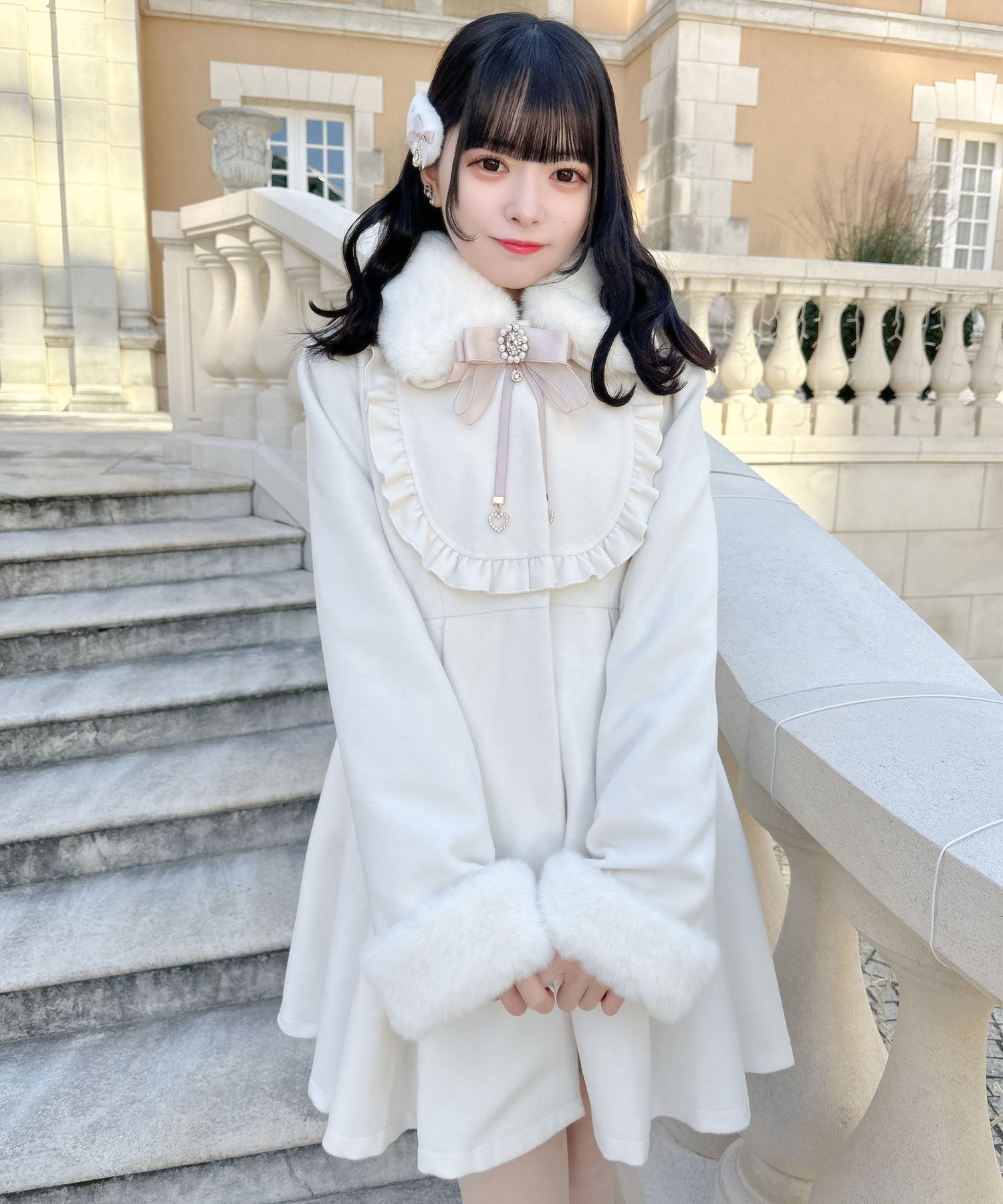 ロジータ ROJITA ブローチ付ドーリーコート