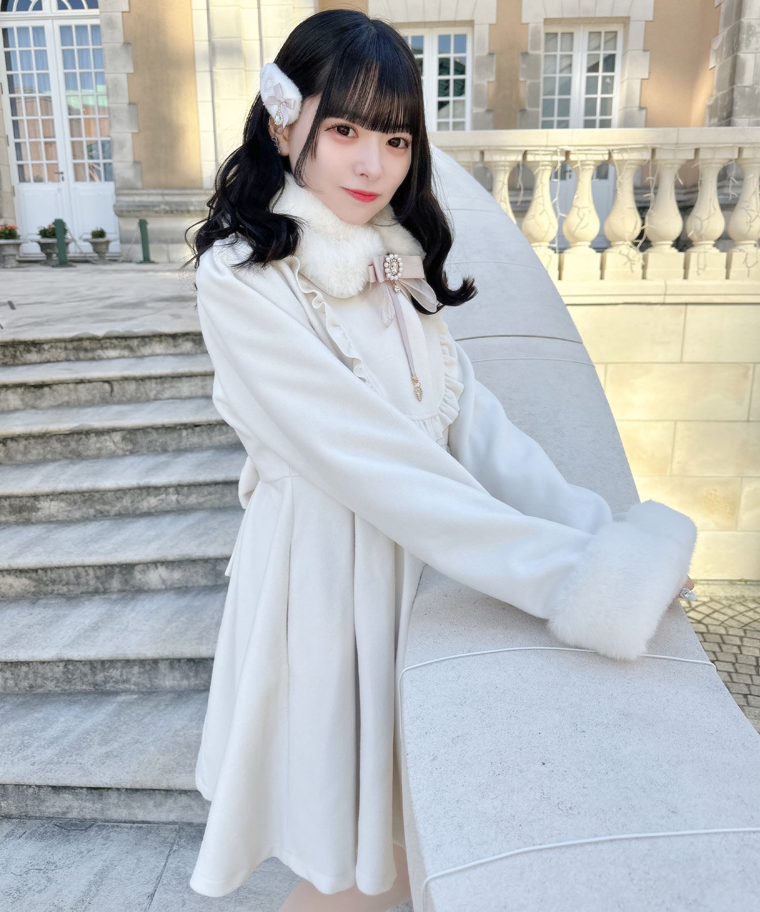 ロジータ ROJITA ブローチ付ドーリーコート