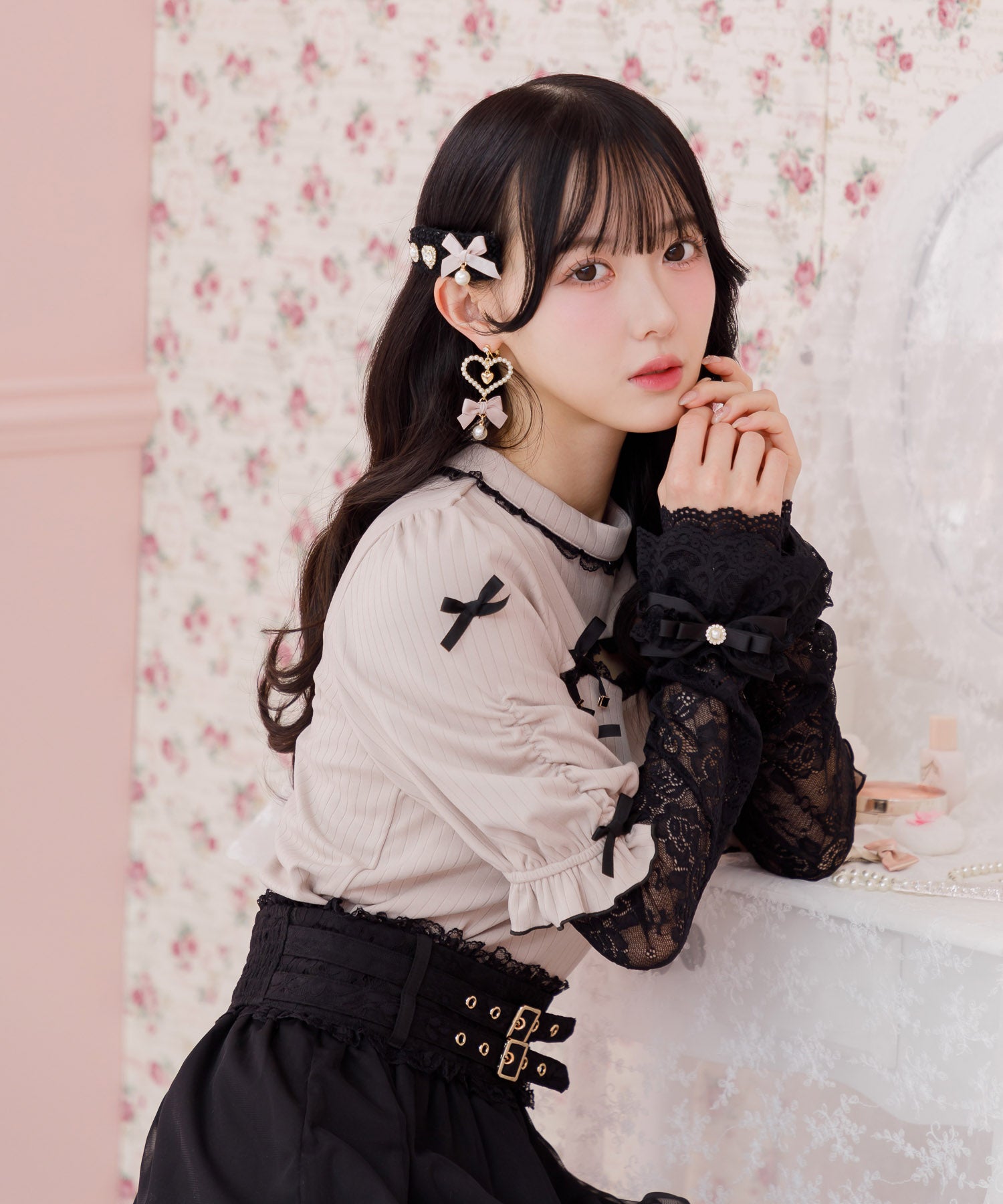 ロジータ ROJITA デコルテ開きリボンテレコトップス (ベージュ) ベージュ