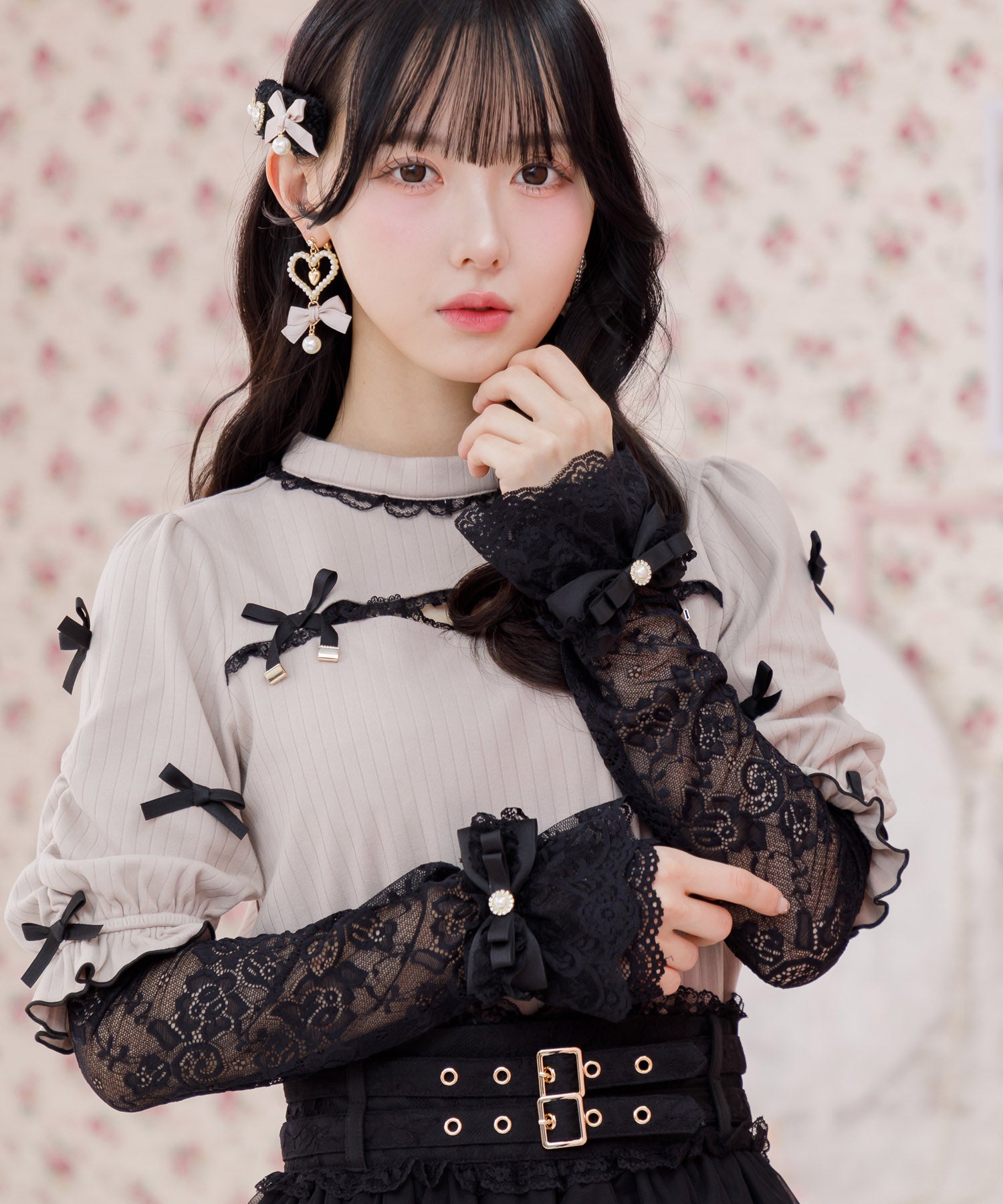 ロジータ ROJITA デコルテ開きリボンテレコトップス (ベージュ) ベージュ