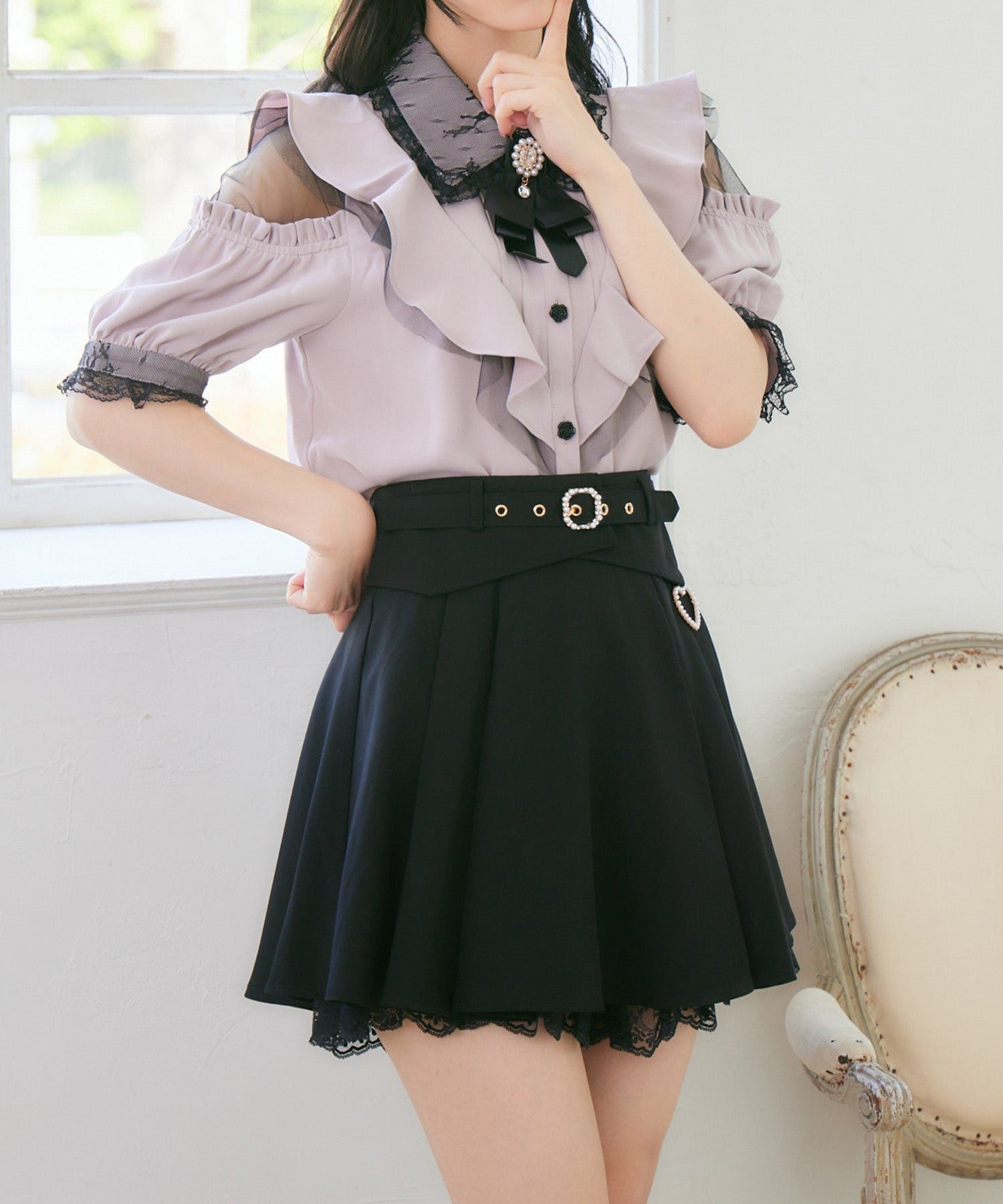 ロジータ ROJITA 肩開きVラッフル切替半袖ブラウス