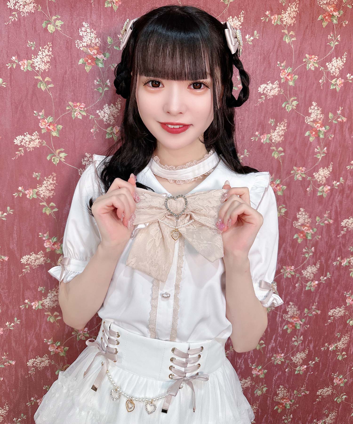 ロジータ ROJITA パールチェーンリボンブローチ付ブラウス