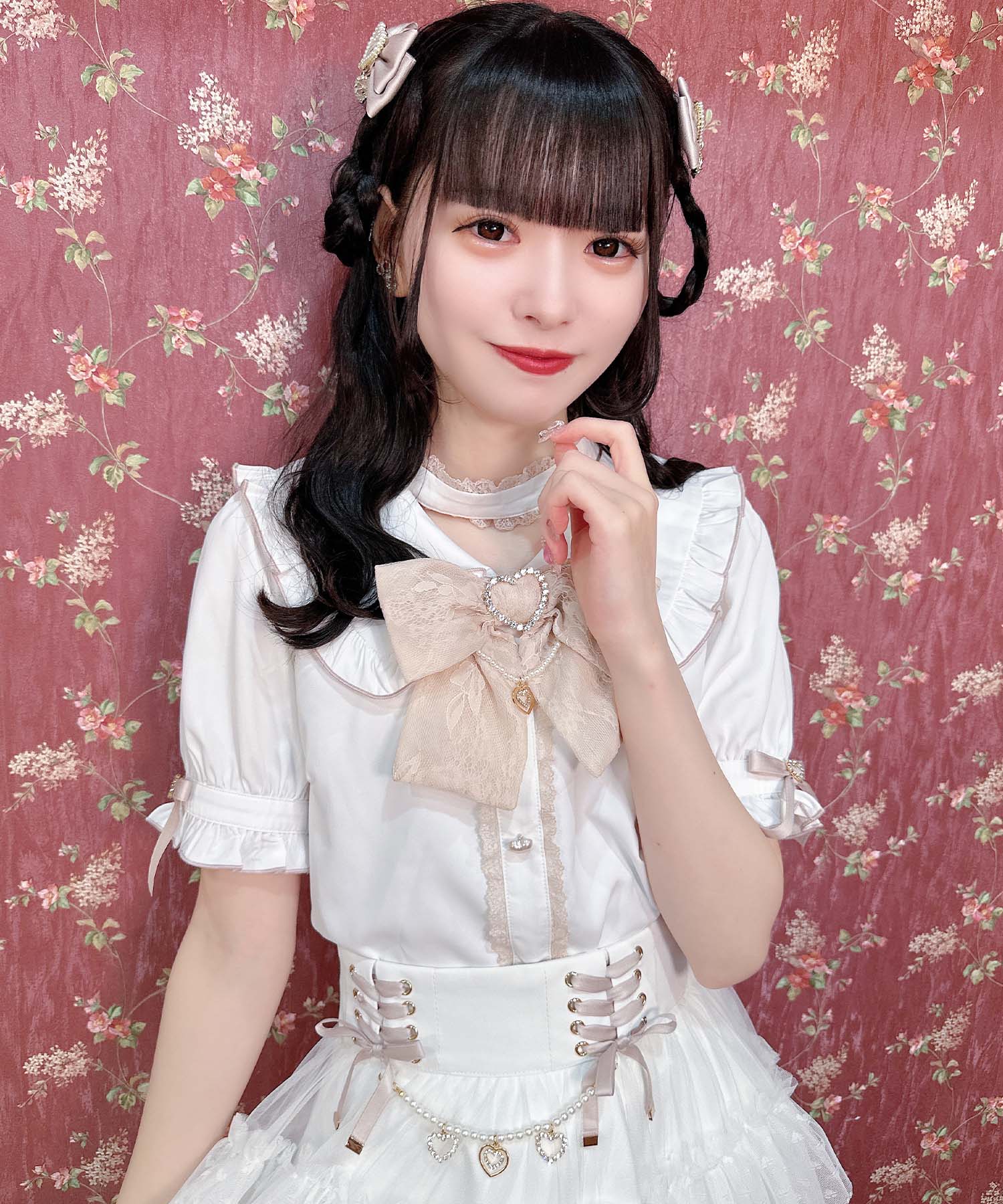 ロジータ ROJITA パールチェーンリボンブローチ付ブラウス