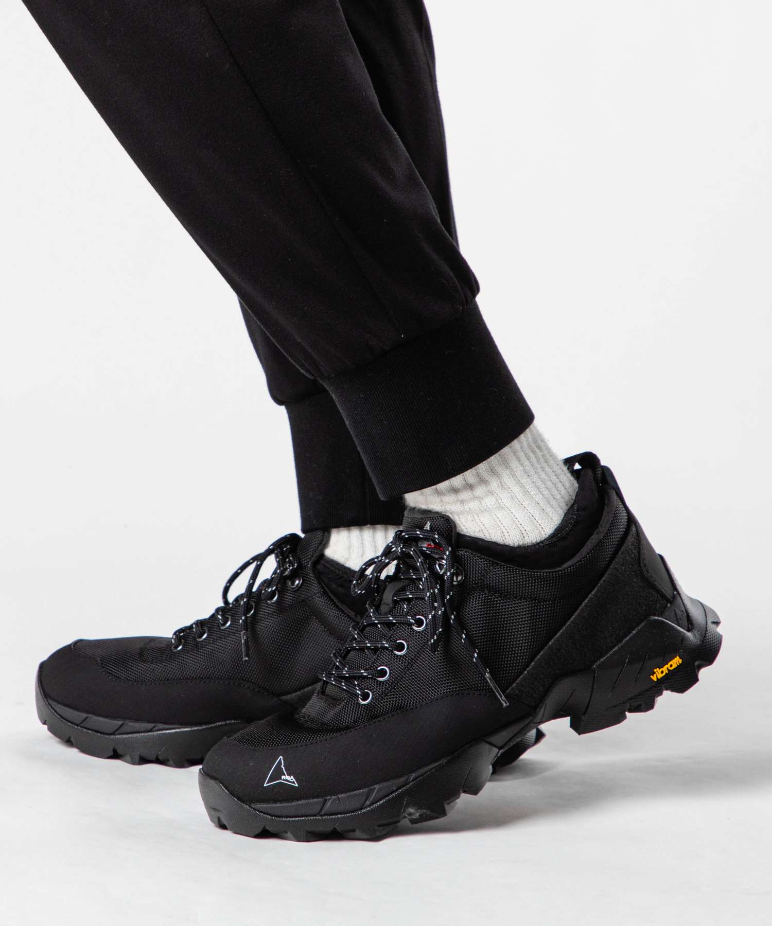 ロア ROA ロア ROA NFA10-001 スニーカー Neal メンズ シューズ ニール テクニカルシューズ カジュアル 靴 ロゴ ローカット Vibram ビブラムソール アウトドア (ブラック) ブラック