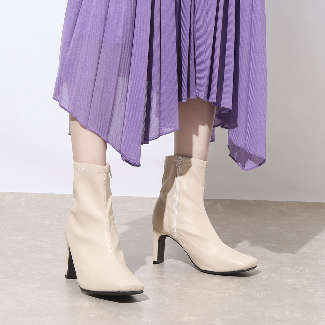 ルームナイン ROOM9 ストレッチ デザインヒール スクエアトゥ ショートブーツ レディース サイドジップ 歩きやすい,アイボリースムース