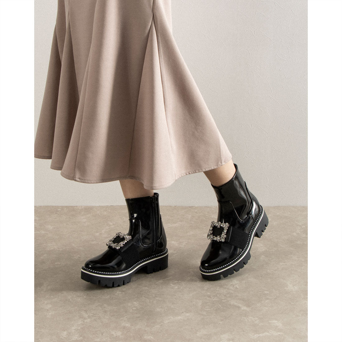 ルームナイン ROOM9 スクエア ビジュー サイドジップ ショートブーツ レディース,ブラック