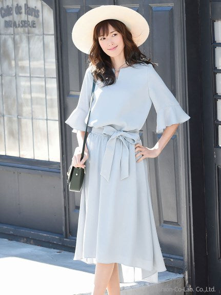 Choose from 2 types of TOPS Design sleeve flare skirt set