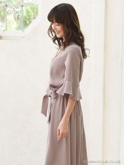 Choose from 2 types of TOPS Design sleeve flare skirt set