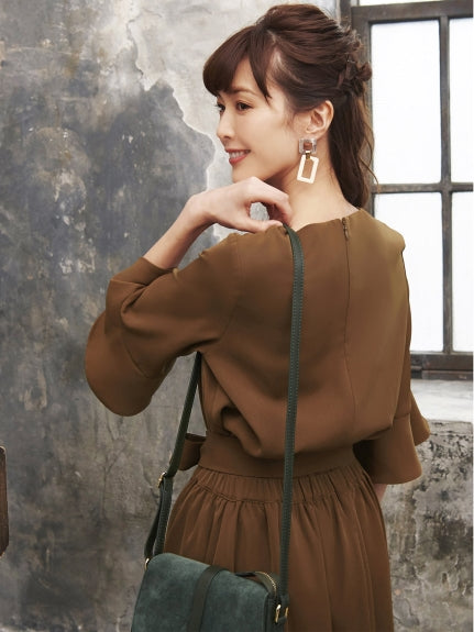 Choose from 2 types of TOPS Design sleeve flare skirt set