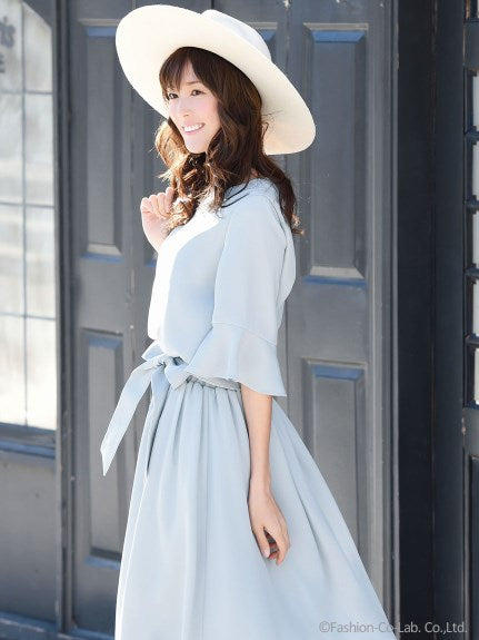 Choose from 2 types of TOPS Design sleeve flare skirt set