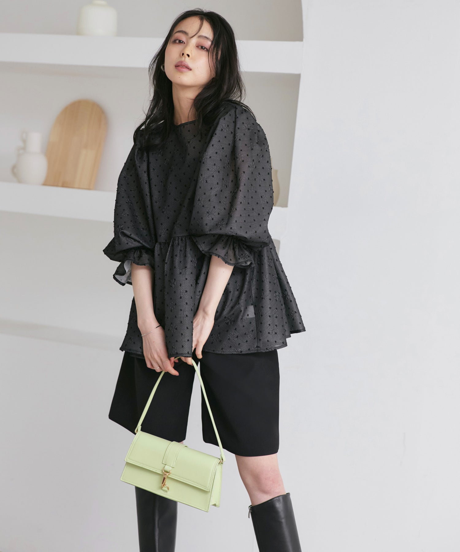 ルイルエブティック RUIRUE BOUTIQUE シアードットジャカードペプラムトップス&パンツセットアップ (ブラック) ブラック