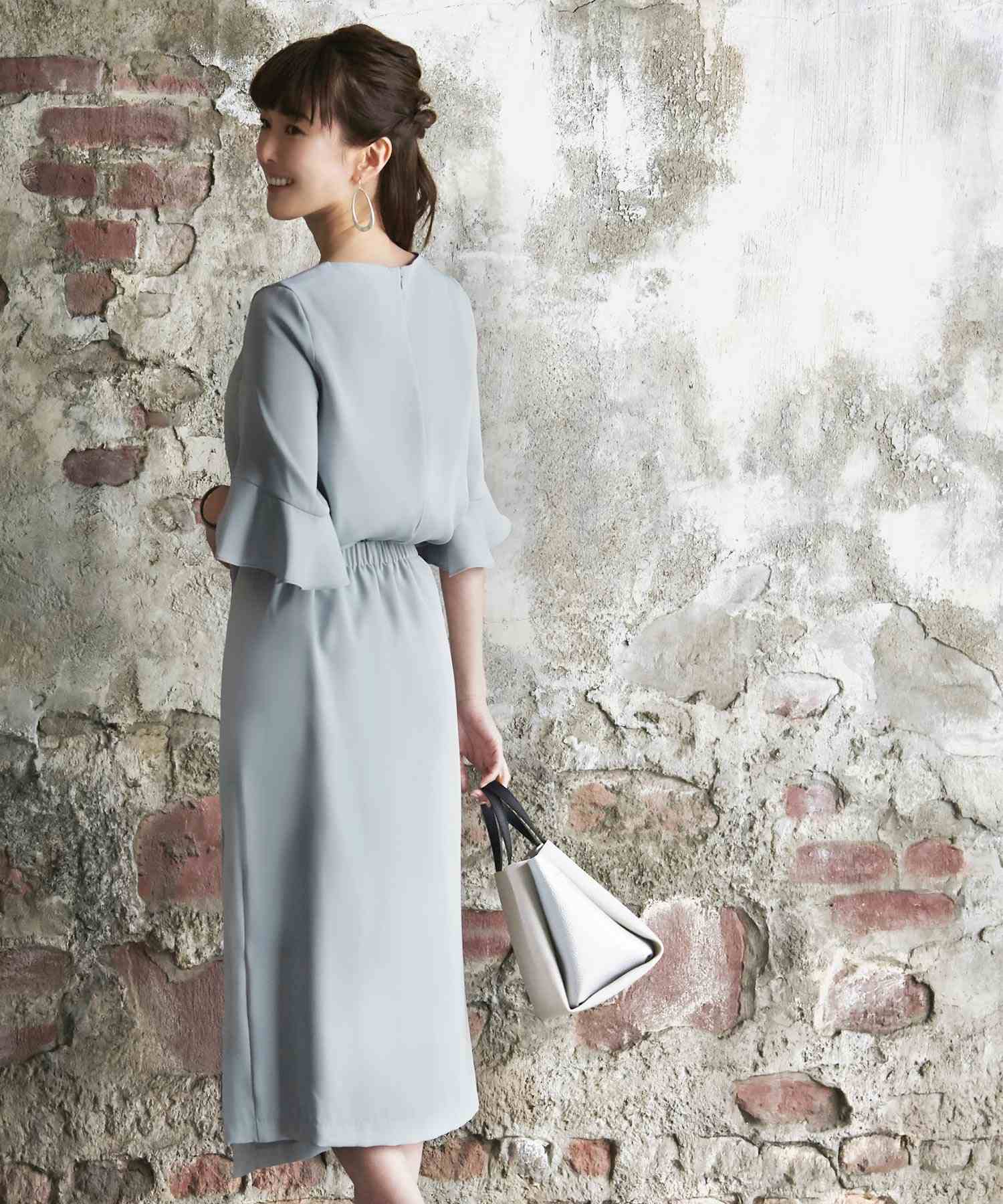 Choose from 2 types of TOPS Design sleeve flare skirt set