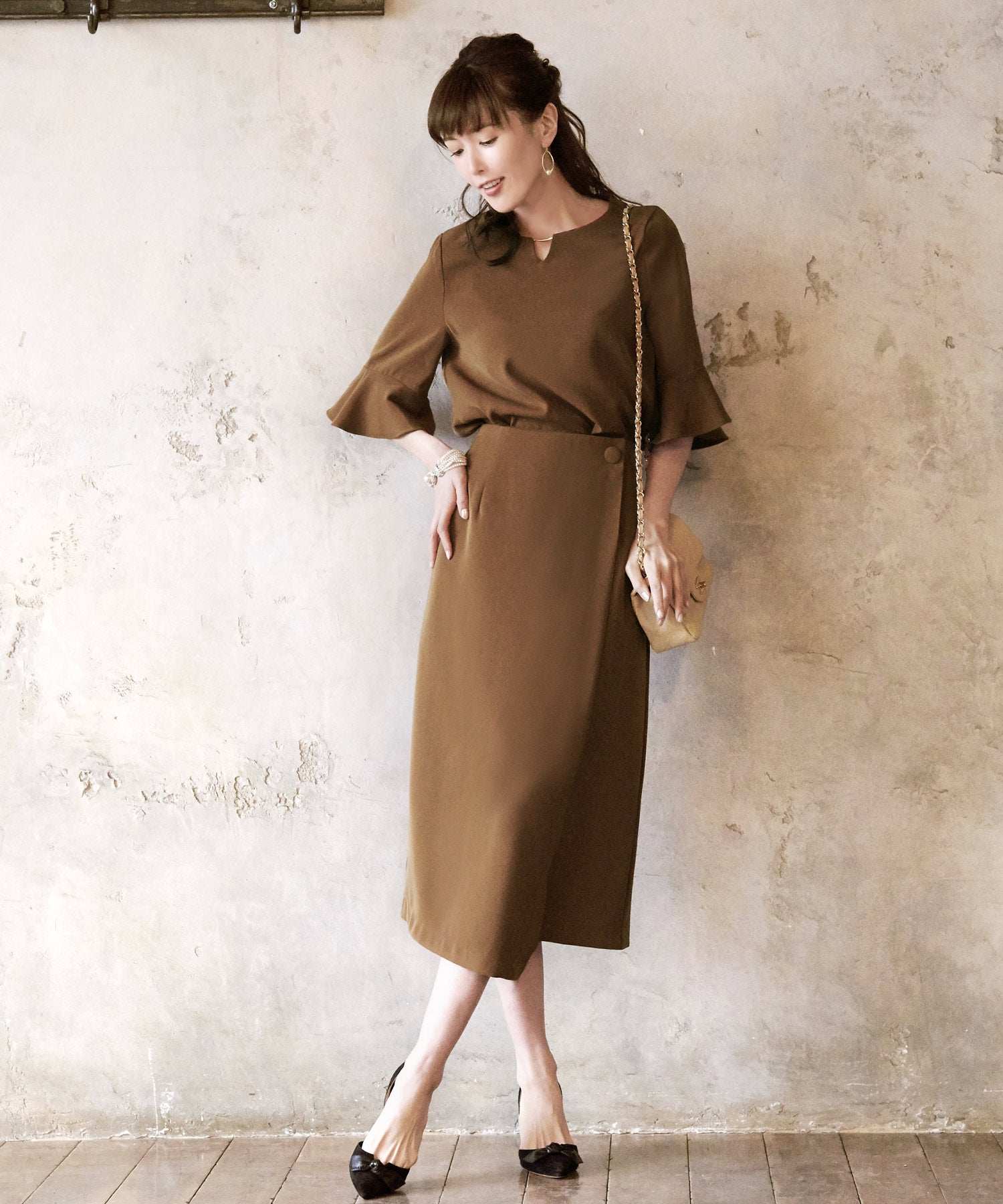 Choose from 2 types of TOPS Design sleeve flare skirt set