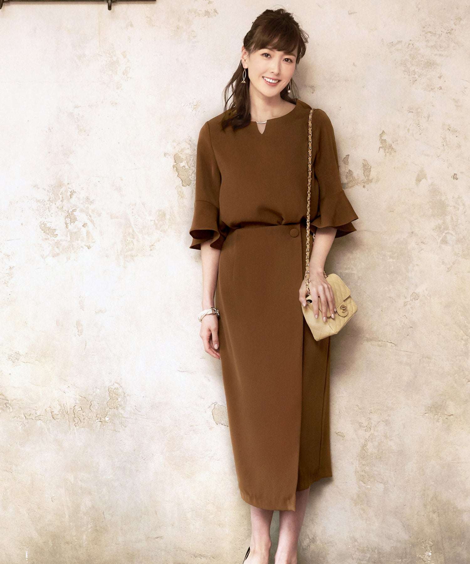 Choose from 2 types of TOPS Design sleeve flare skirt set