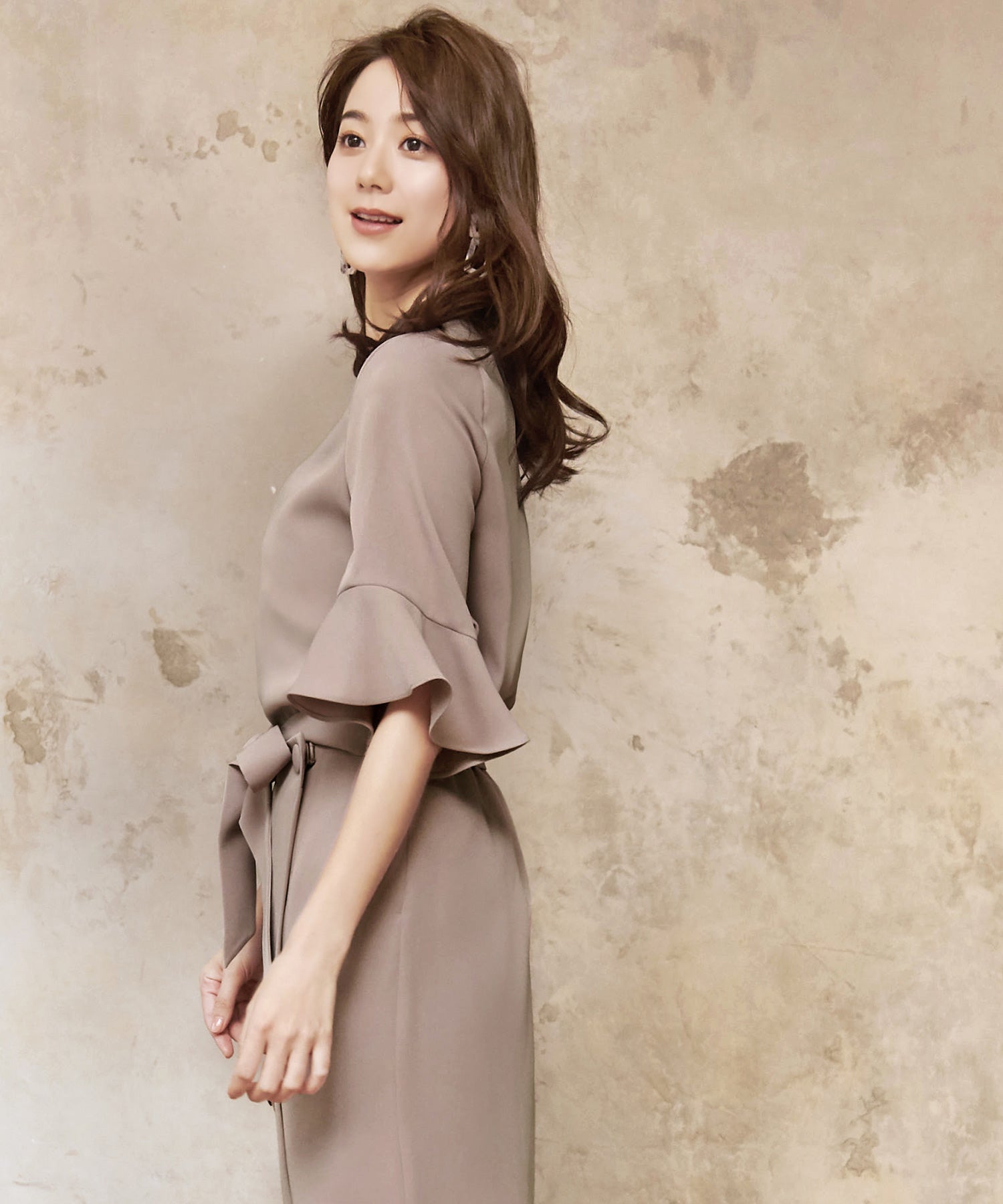 Choose from 2 types of TOPS Design sleeve flare skirt set