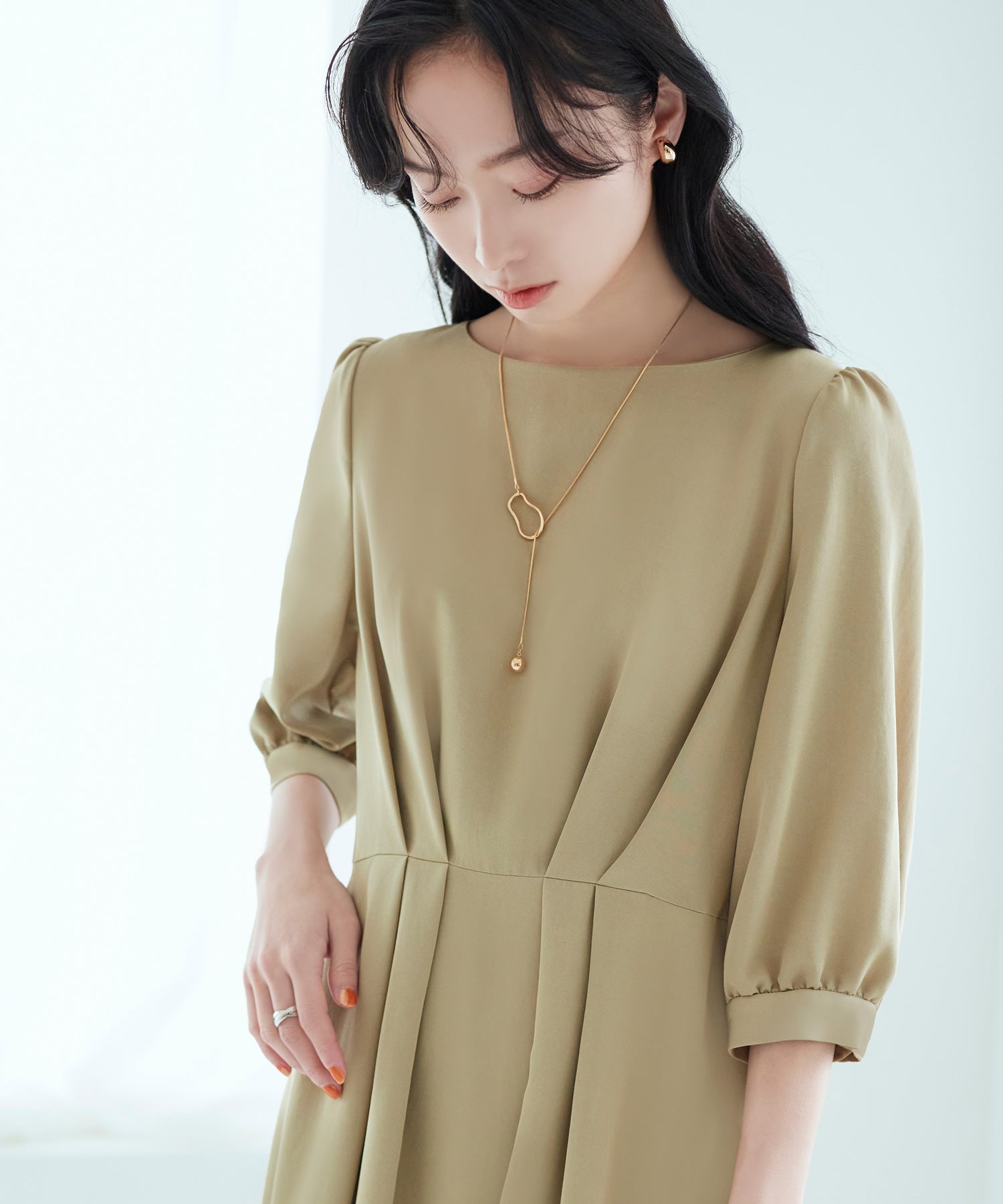 ルイルエブティック RUIRUE BOUTIQUE バックベルト・ウエストタック ロングワンピース (ベージュ) ベージュ