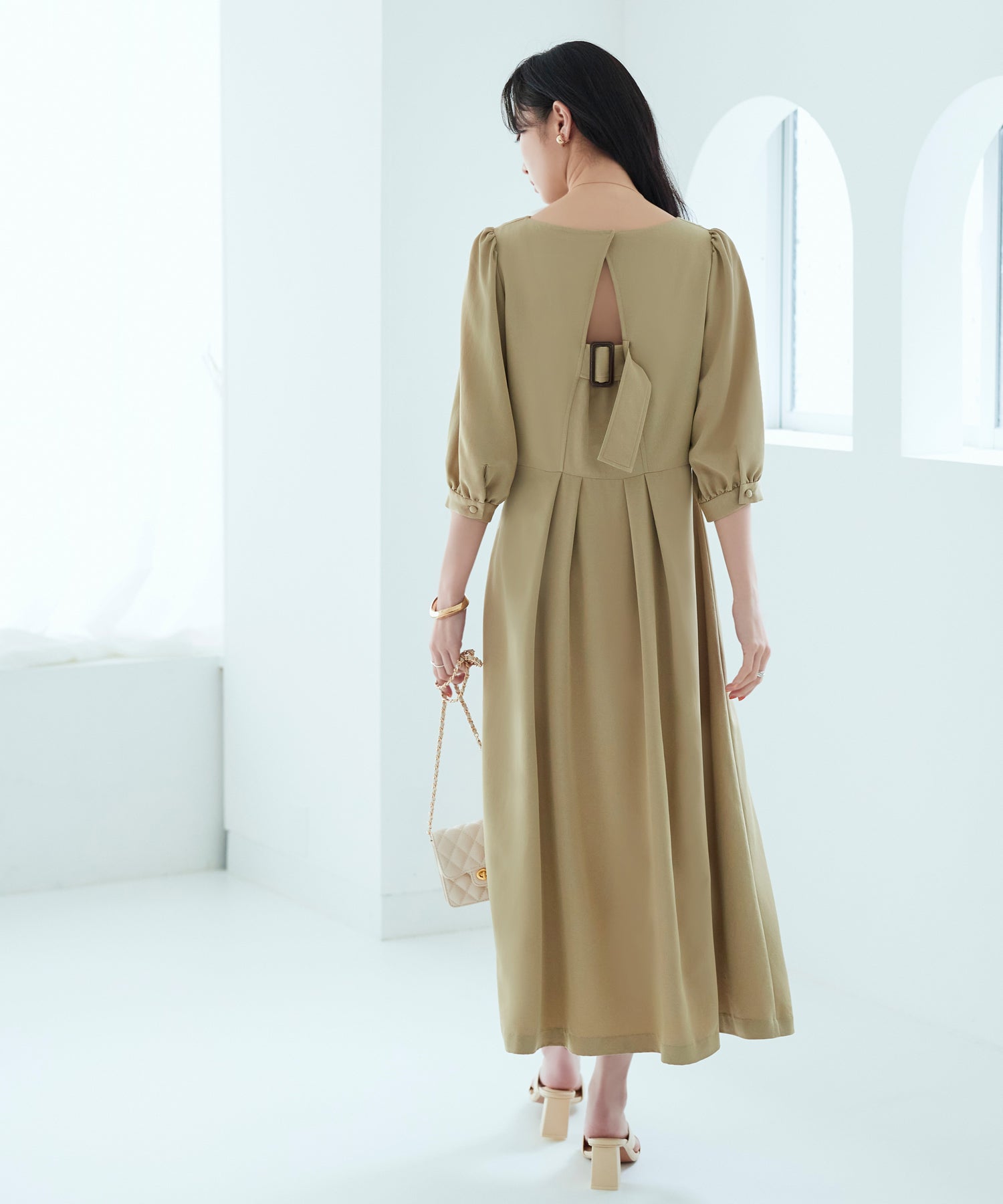 ルイルエブティック RUIRUE BOUTIQUE バックベルト・ウエストタック ロングワンピース (ベージュ) ベージュ