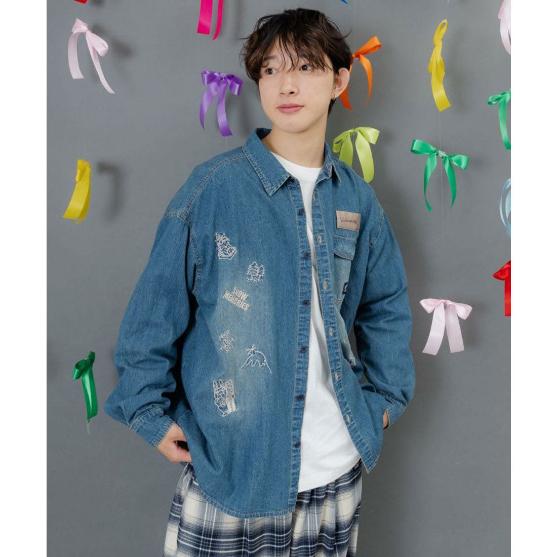 スカラー ScoLar ラビルとネコのスノーメモリー刺繍デニムシャツ (ブルー) ブルー