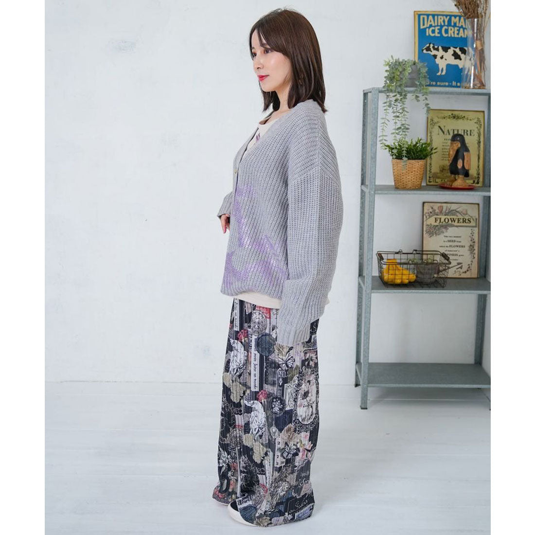 スカラー ScoLar 蝶柄箔プリントニットカーディガン (ブラック) ブラック