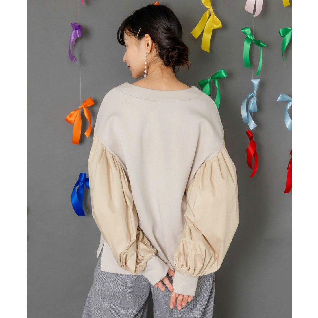 スカラー ScoLar アフタヌーンティーパーティー柄プルオーバー (ブラック) ブラック