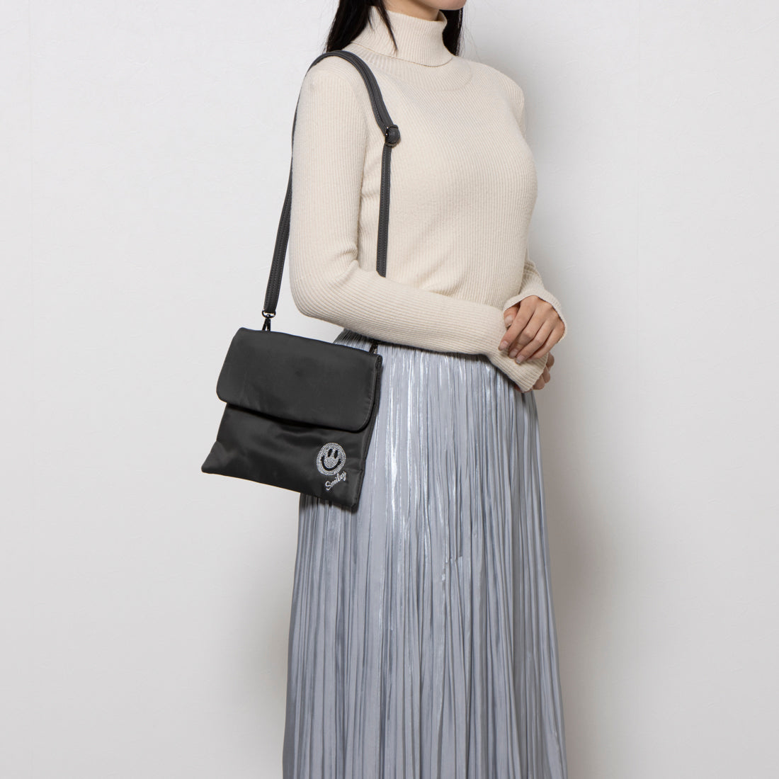 スマイリーフェイス SMILEY FACE スマイル刺繍バッグパック (カモフラージュブラック) カモフラージュブラック