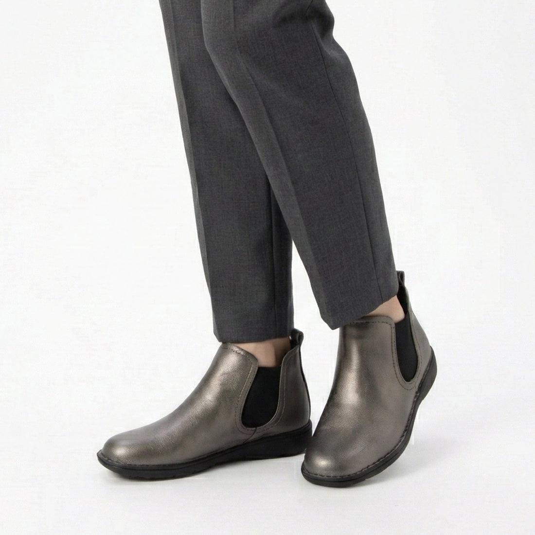 スヌーズ Snooze ショートブーツ (プラチナ) プラチナ