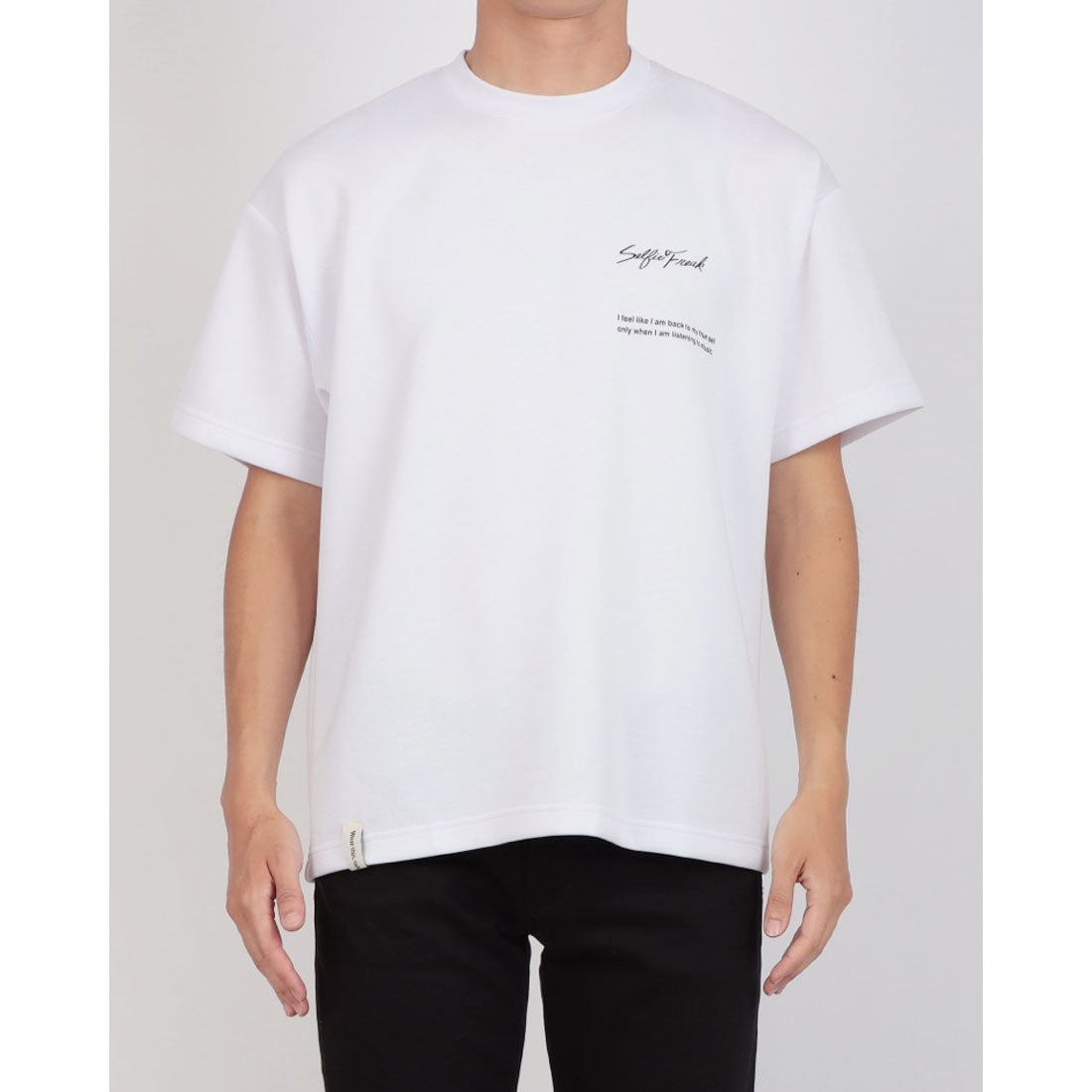 セリフィーフリーク Selfie Freak HEADPHONES GIRLポンチSS Tee (white) white