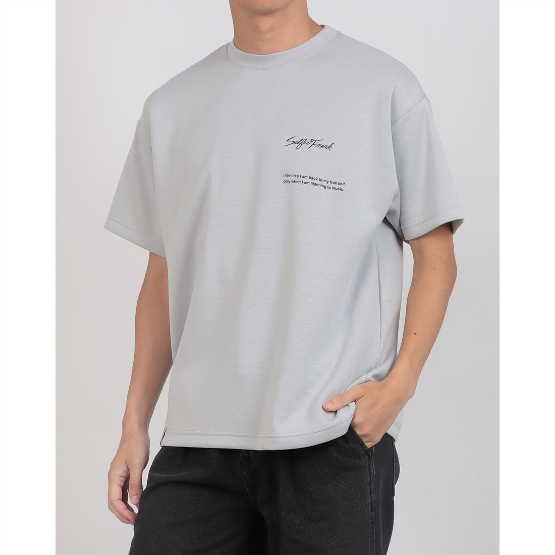 セリフィーフリーク Selfie Freak HEADPHONES GIRLポンチSS Tee (gray) gray