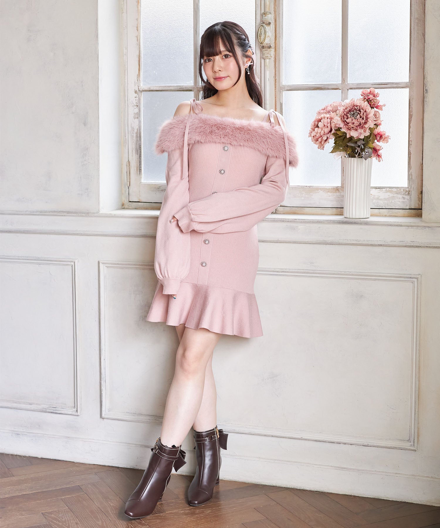 スユン Suyunn ビジュー飾り釦付きオフショルファーニットワンピース ピンク