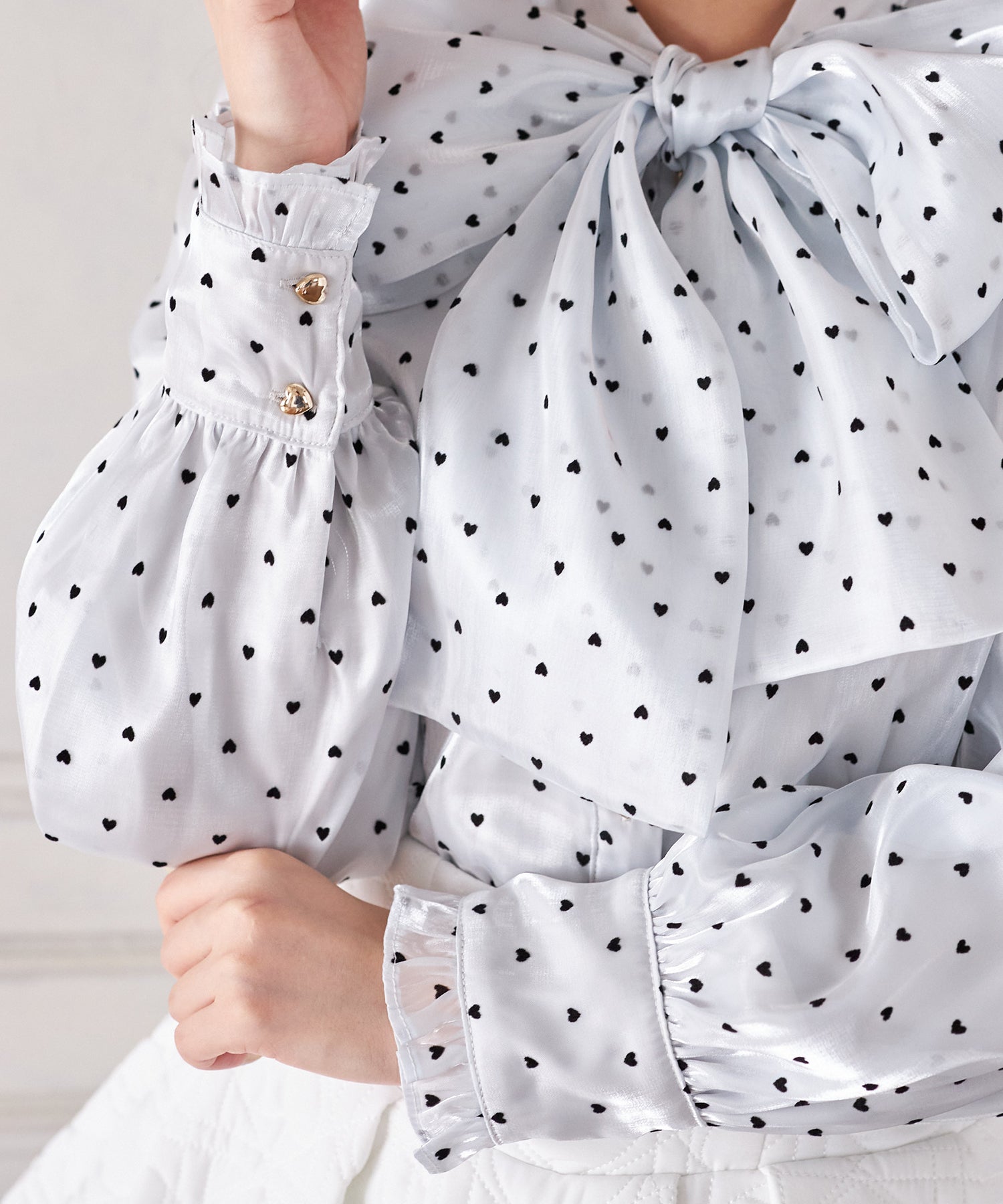 スユン Suyunn ハート釦ボウタイリボン付きハートフロッキーブラウス ブルー