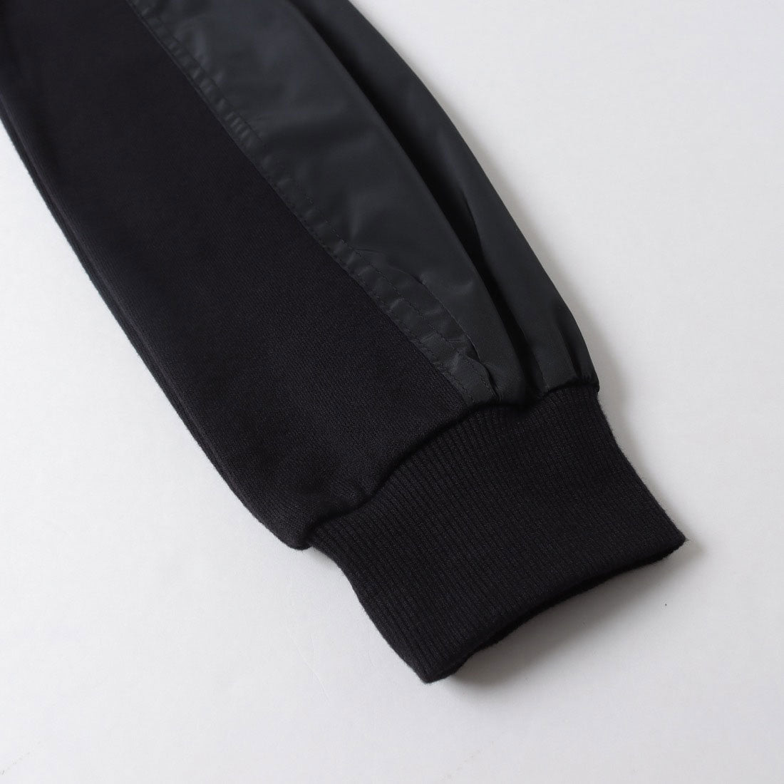 センソユニコ Sensounico LrdR プルオーバー (ブラック) ブラック