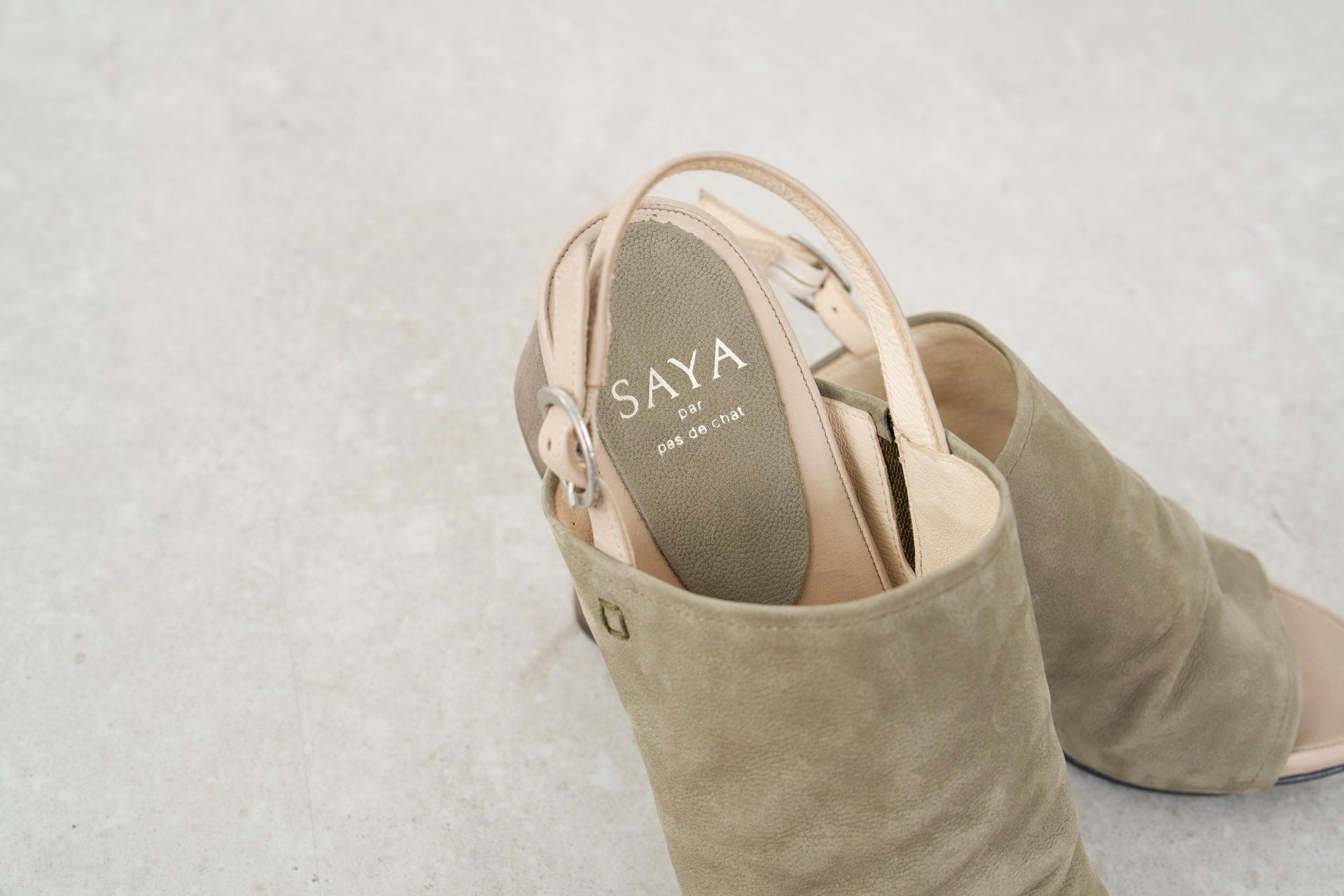 サヤ SAYA 6cm本革フットベッドインソールサンダル (オリーブ) オリーブ