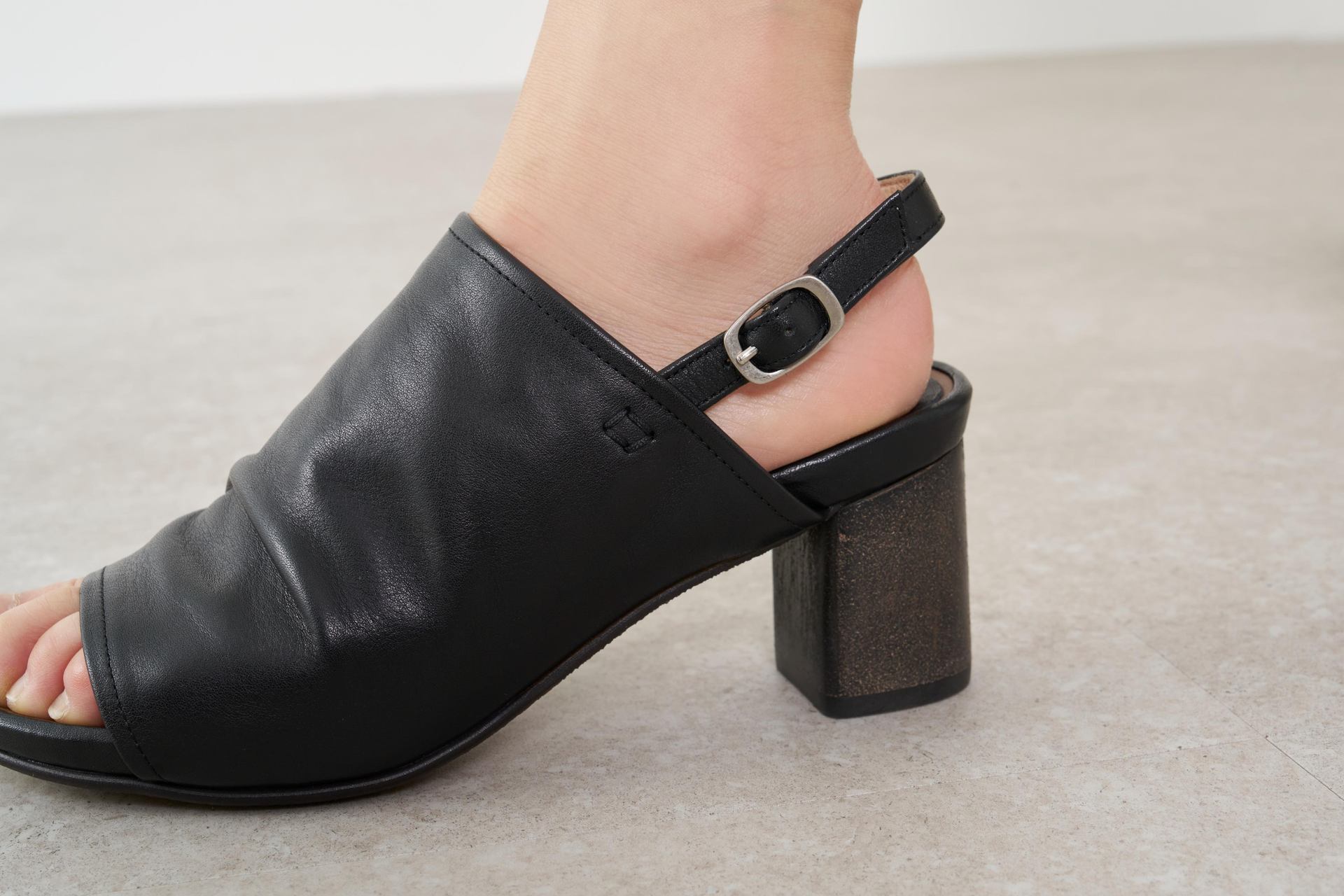 サヤ SAYA 6cm本革フットベッドインソールサンダル (オリーブ) オリーブ