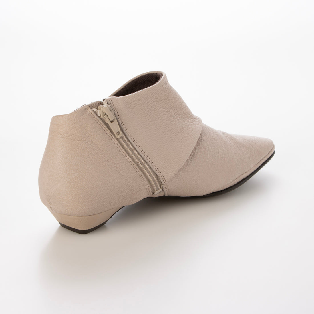 サヤ SAYA 2cmボロネーゼ製法ショートブーツ (アイボリー) アイボリー