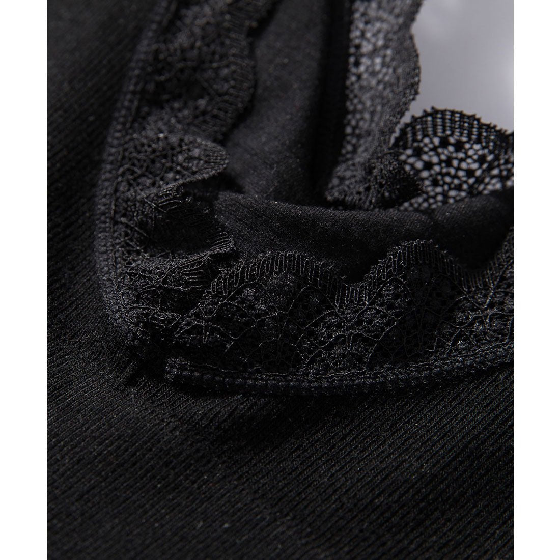 セゾンドパピヨン SAISON DE PAPILLON ミディ丈レースストラップブラトップ (ホワイト) ホワイト